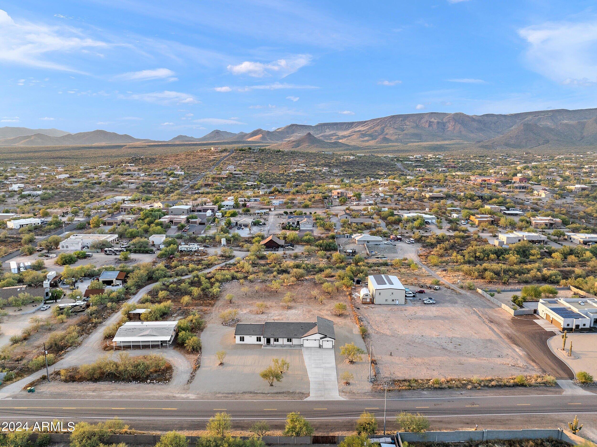 1642 E CIRCLE MOUNTAIN Road