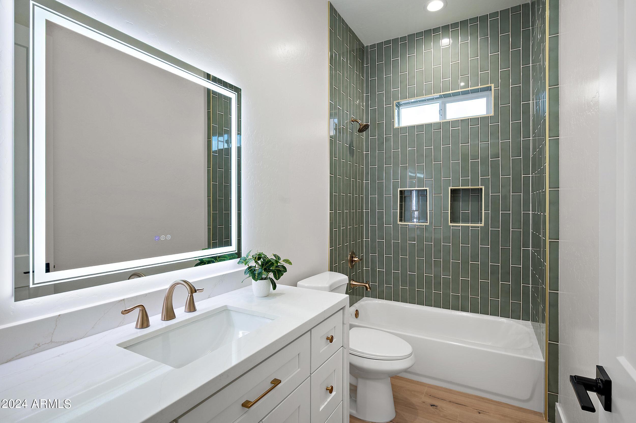 1642 E CIRCLE MOUNTAIN Road