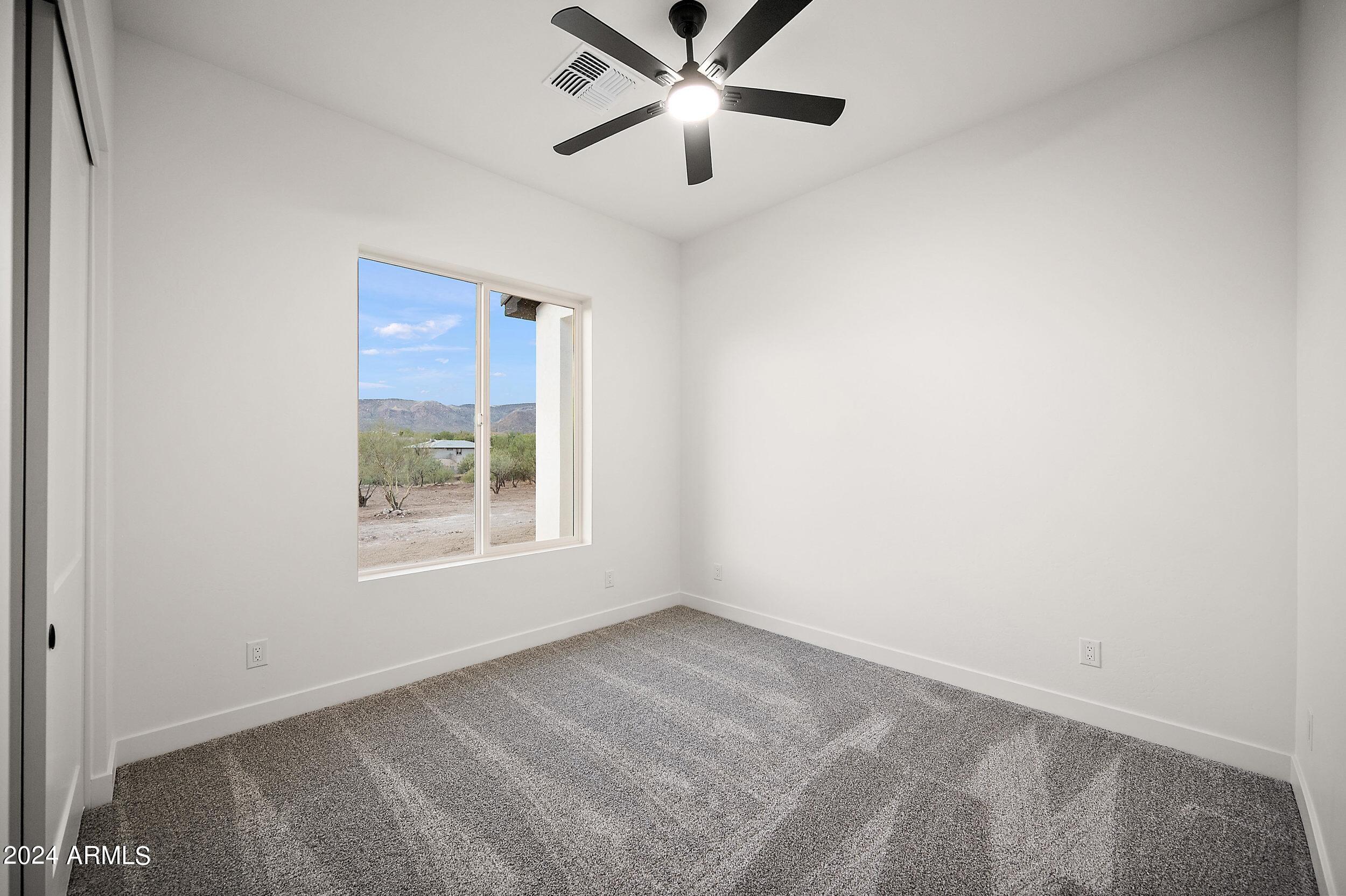 1642 E CIRCLE MOUNTAIN Road