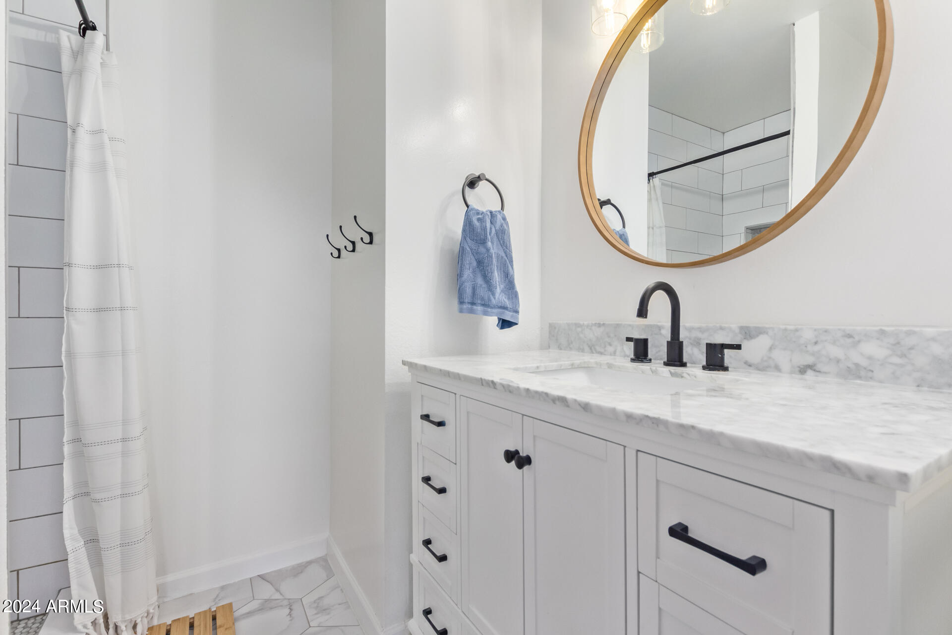 4917 N GRANITE REEF Road