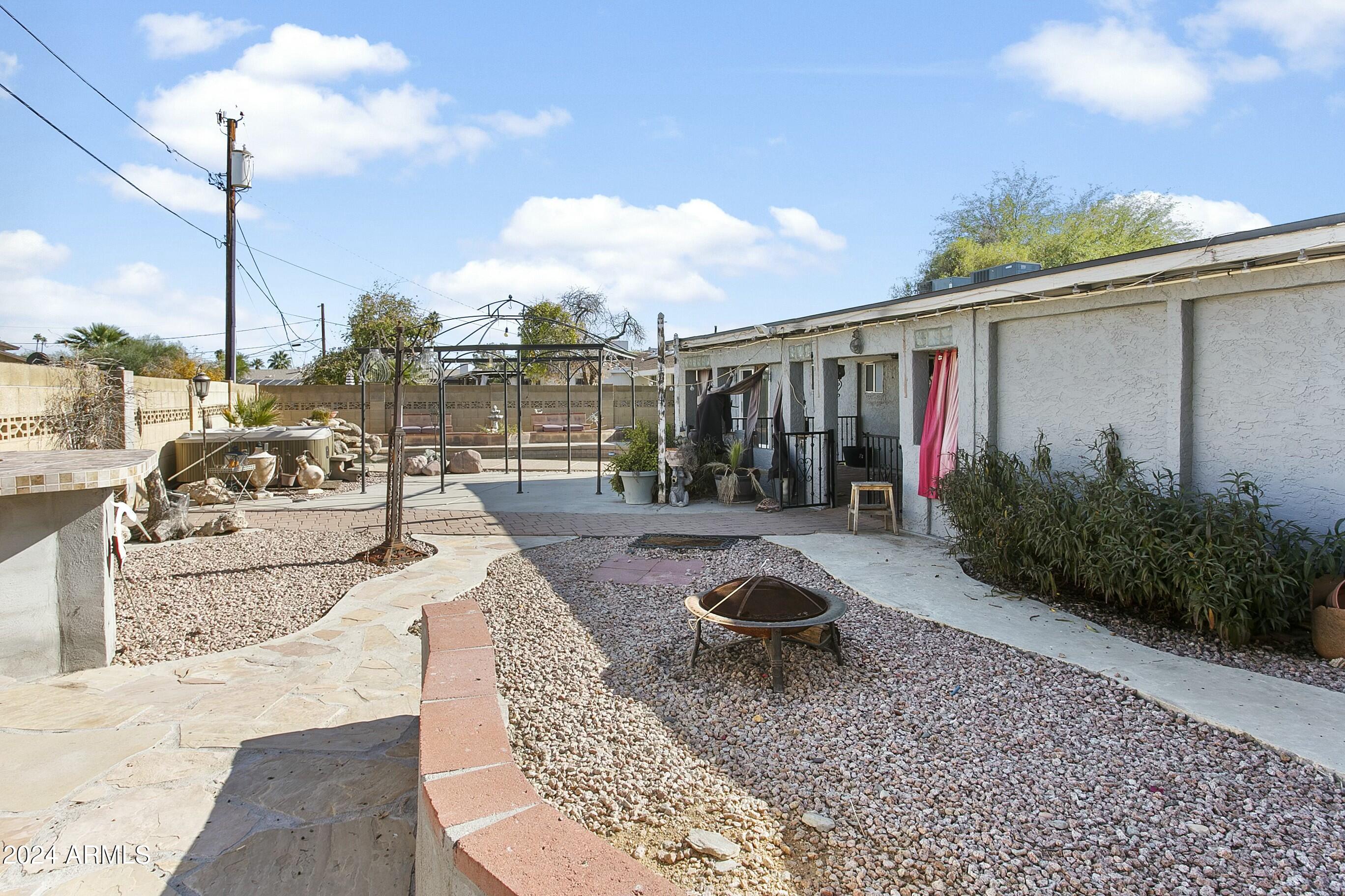 3818 E DESERT COVE Avenue