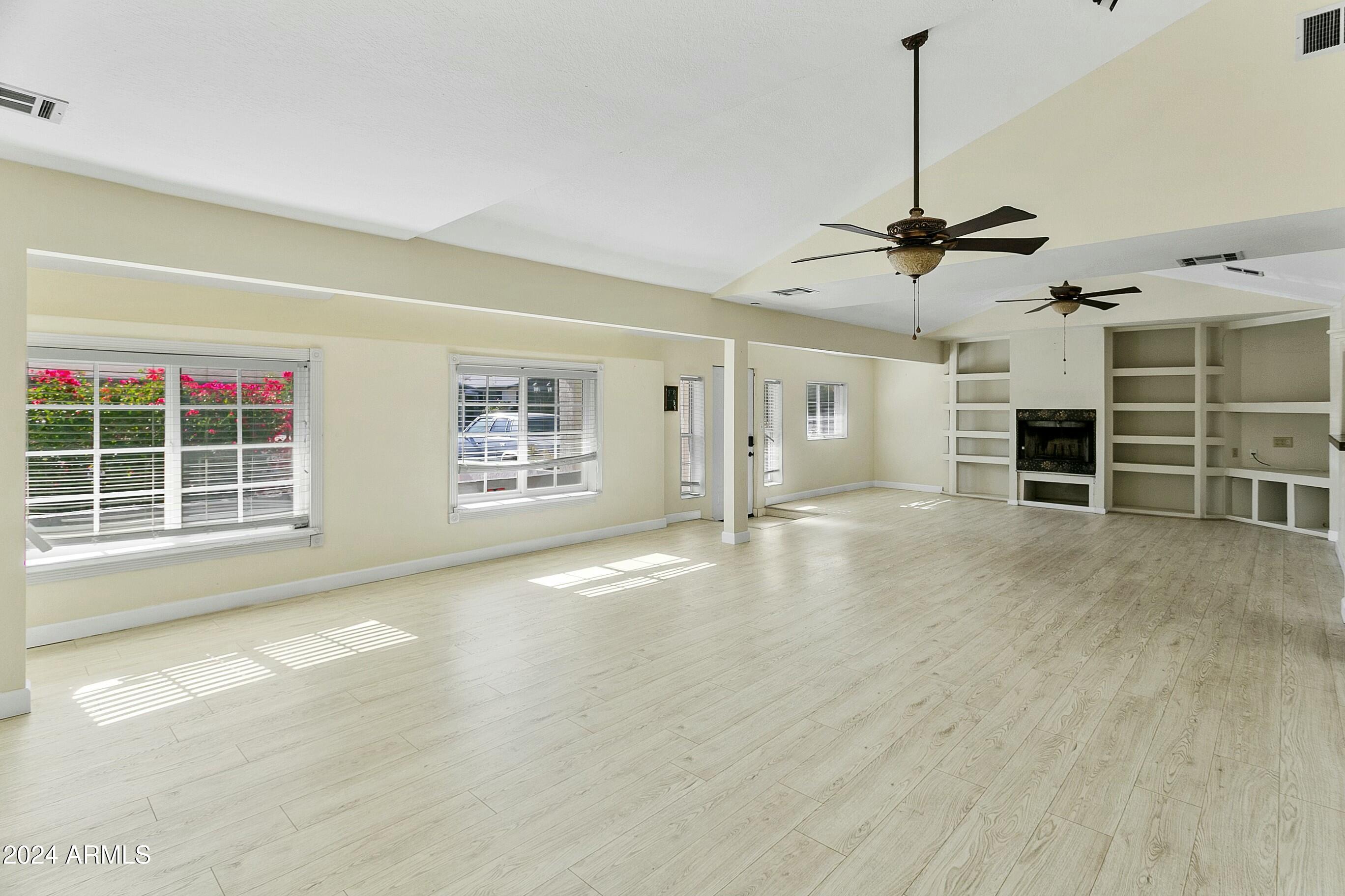 3818 E DESERT COVE Avenue