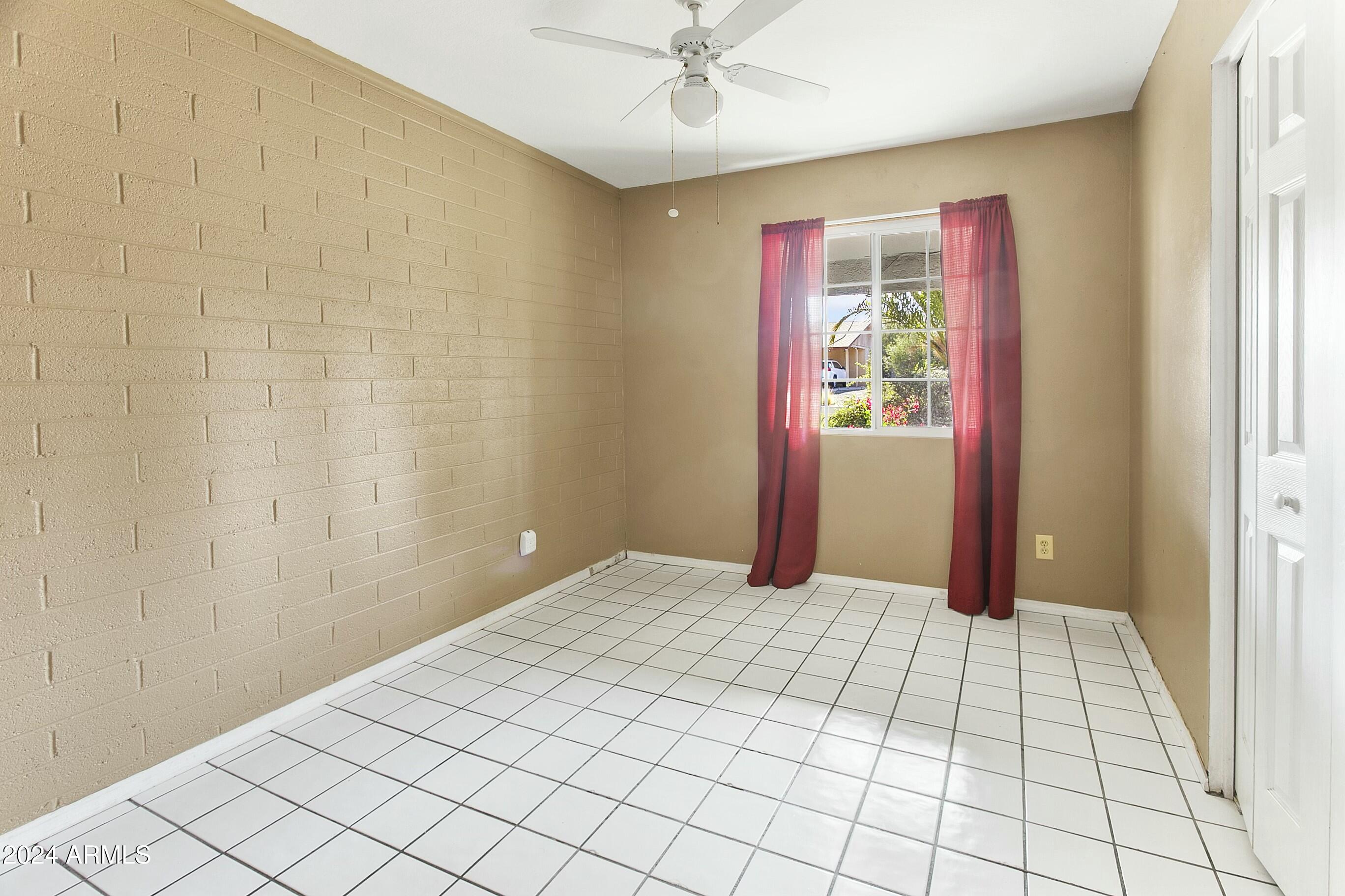 3818 E DESERT COVE Avenue