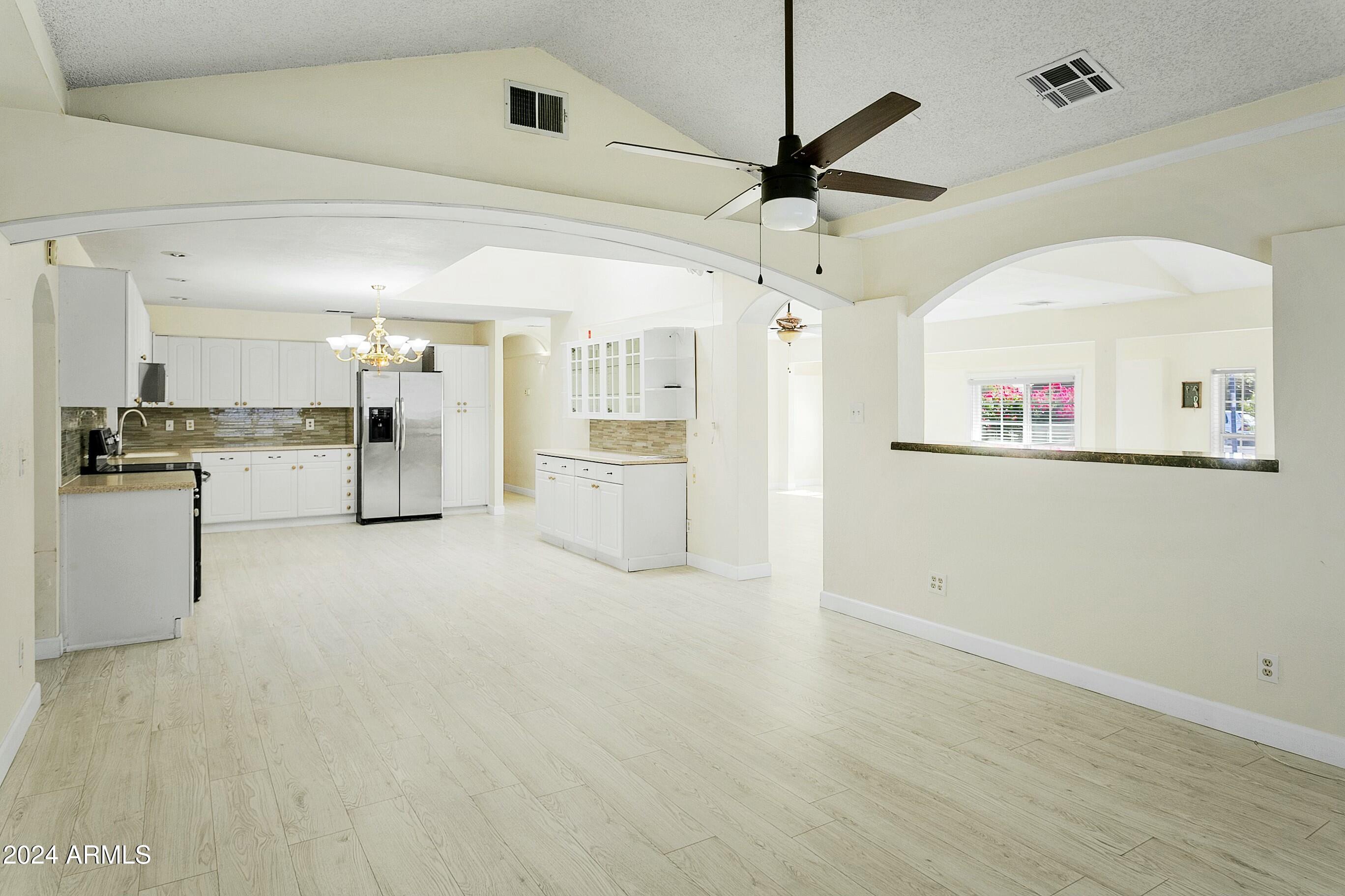 3818 E DESERT COVE Avenue