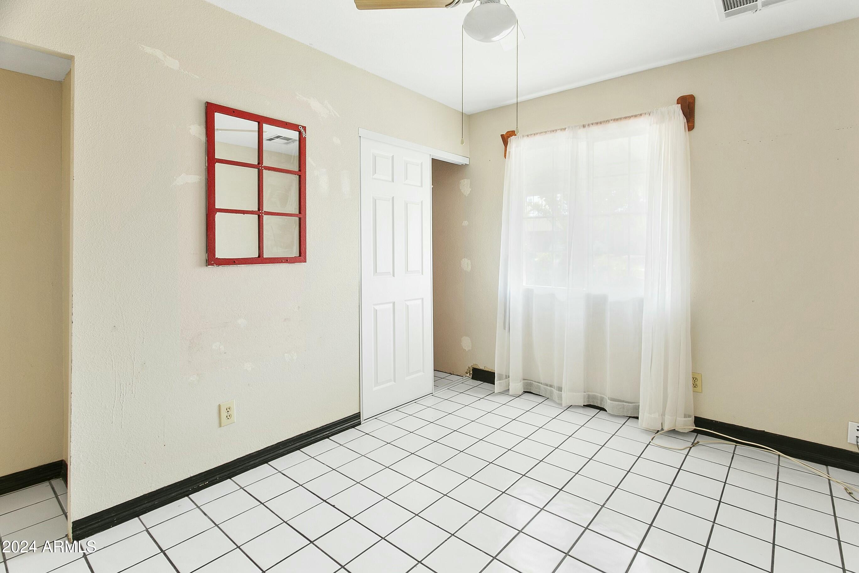 3818 E DESERT COVE Avenue