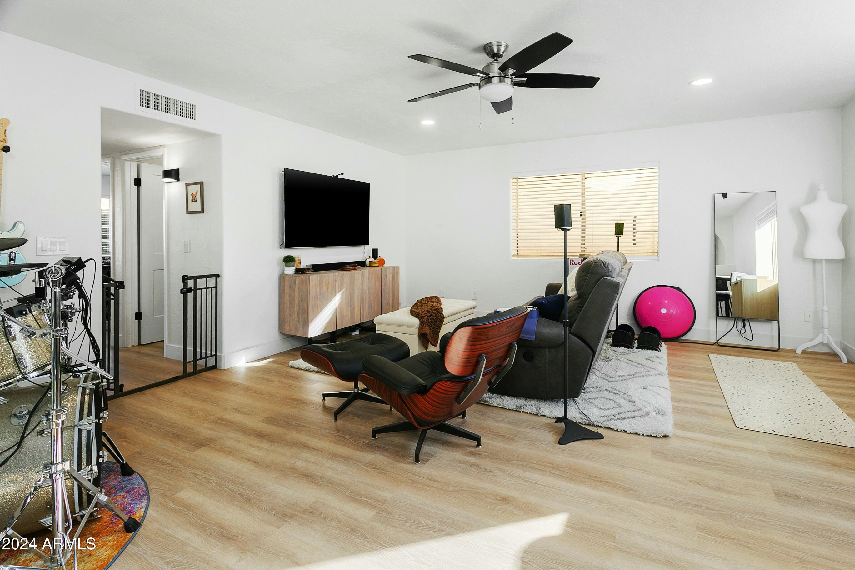 4601 E DESERT CACTUS Street