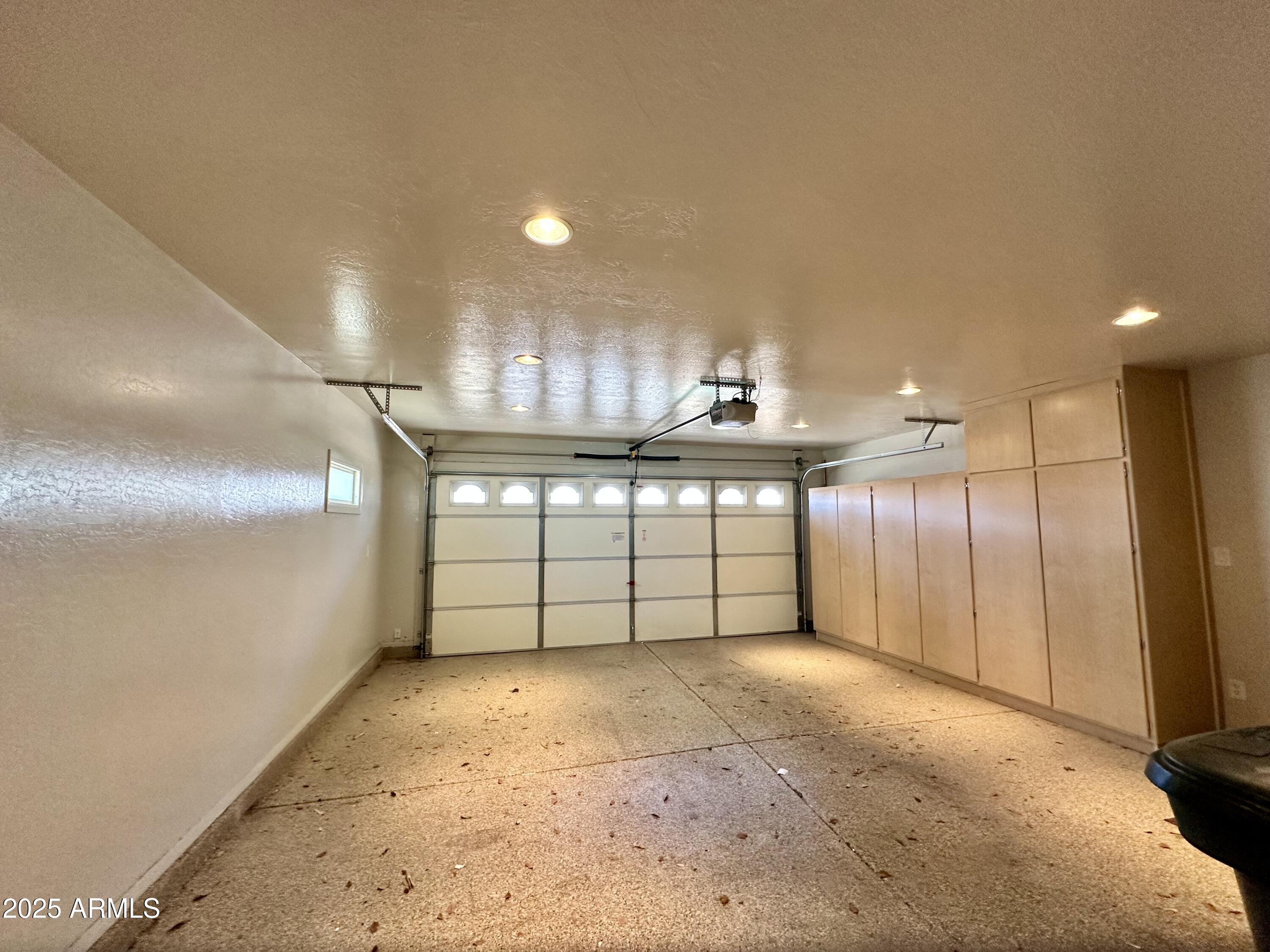 4829 E LAKE POINT Circle