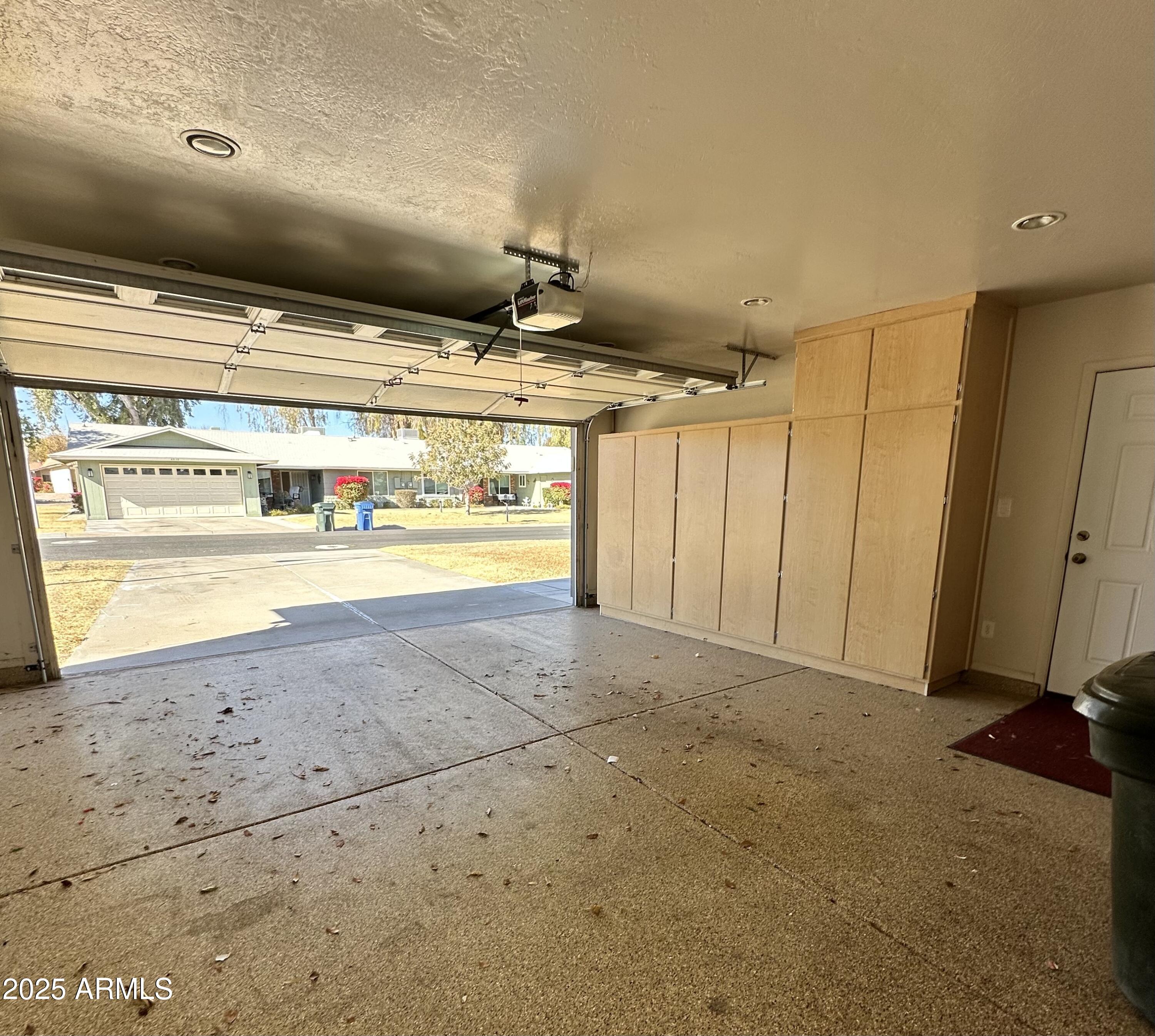 4829 E LAKE POINT Circle