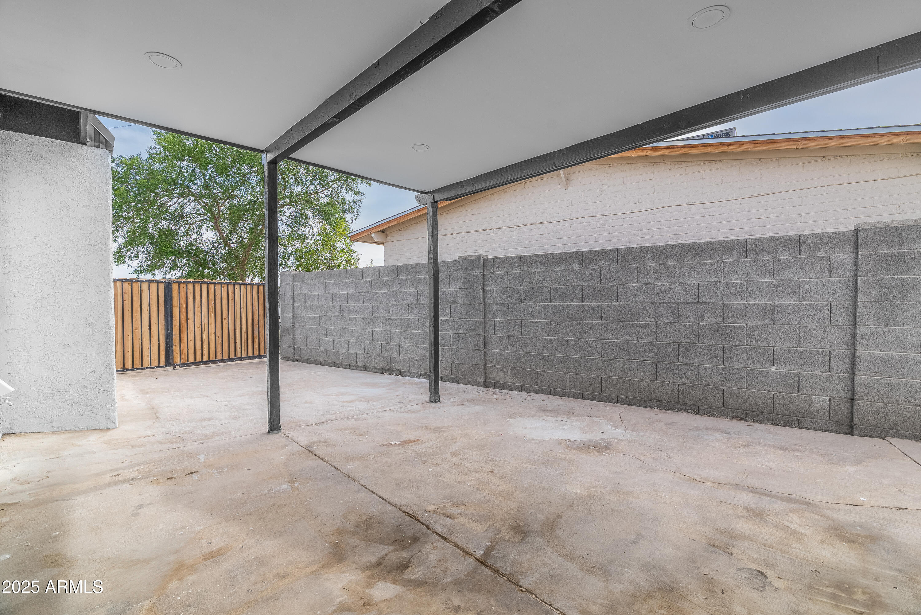 3002 W MANDALAY Lane