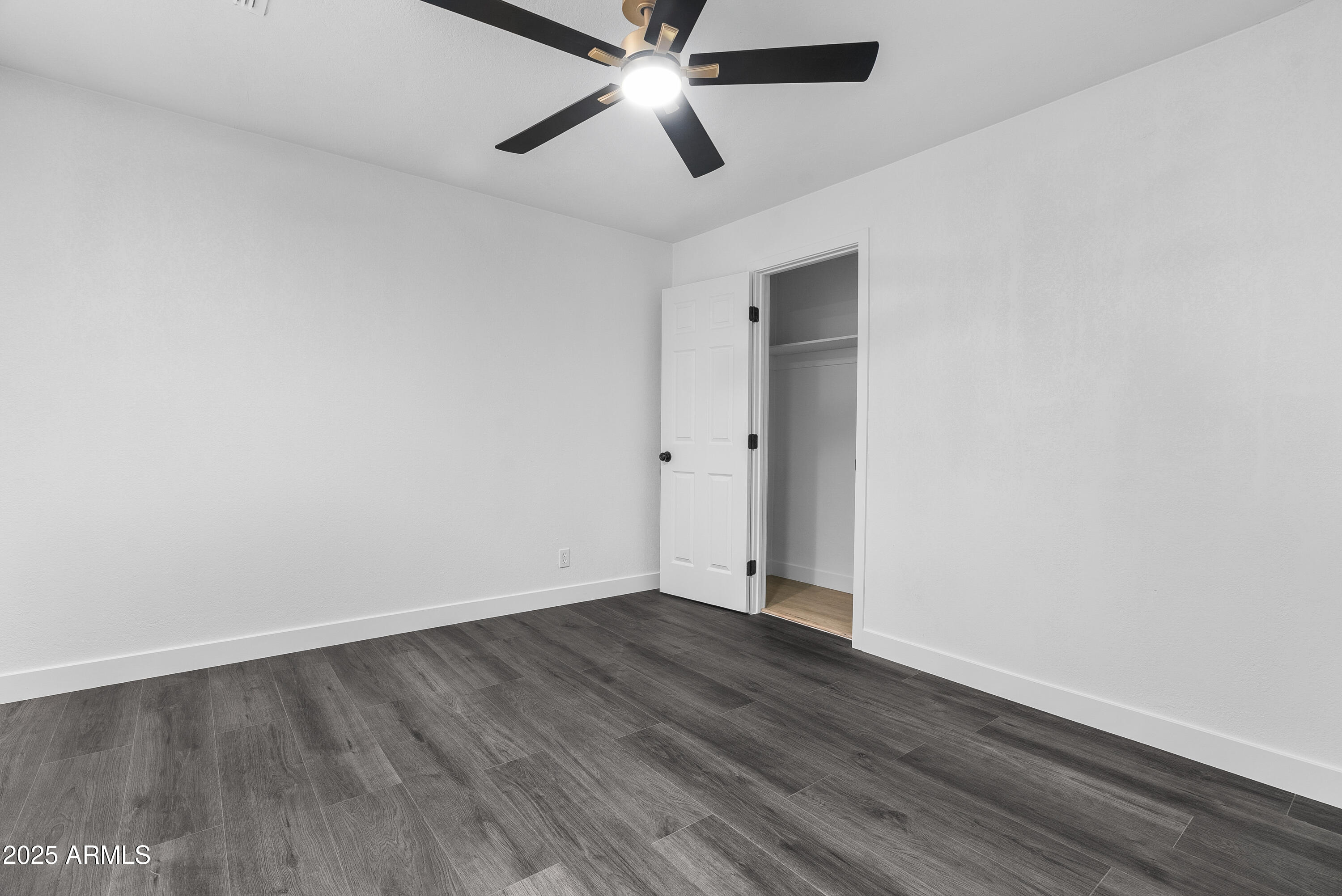 3002 W MANDALAY Lane