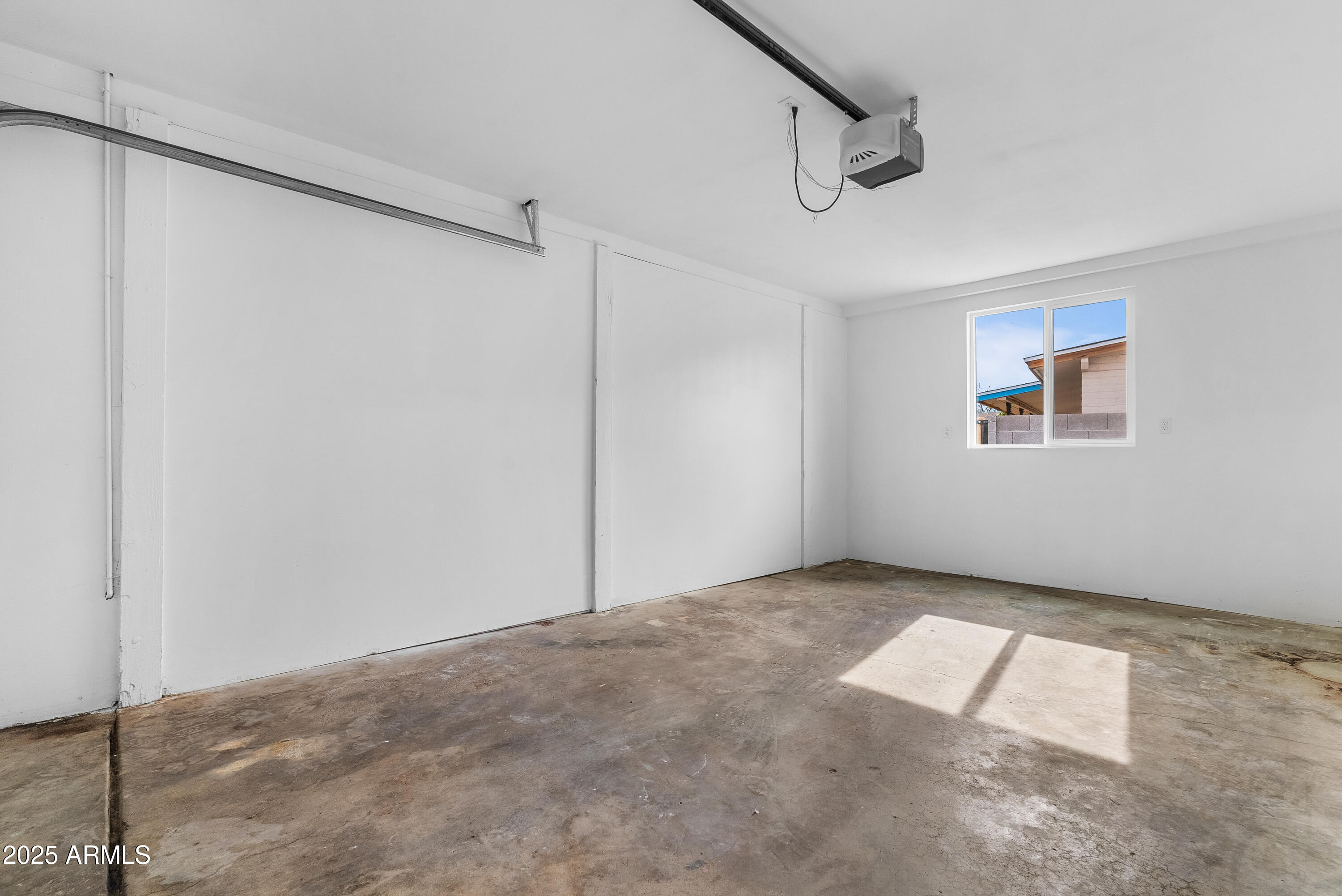 3002 W MANDALAY Lane