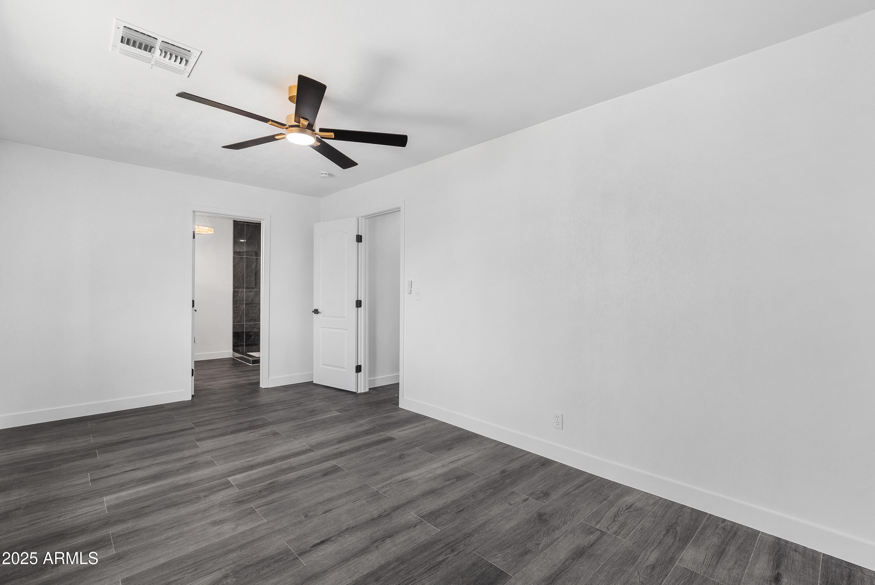 3002 W MANDALAY Lane