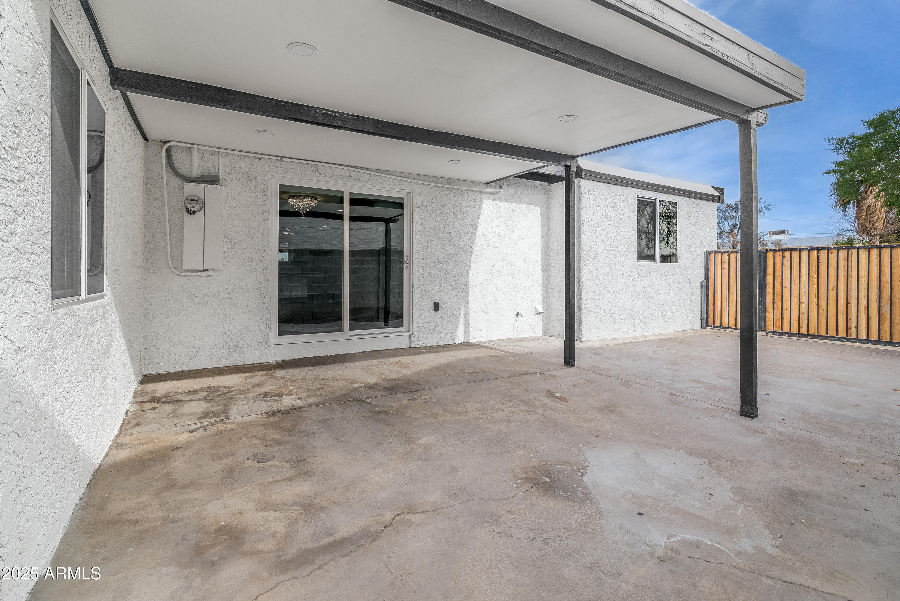 3002 W MANDALAY Lane