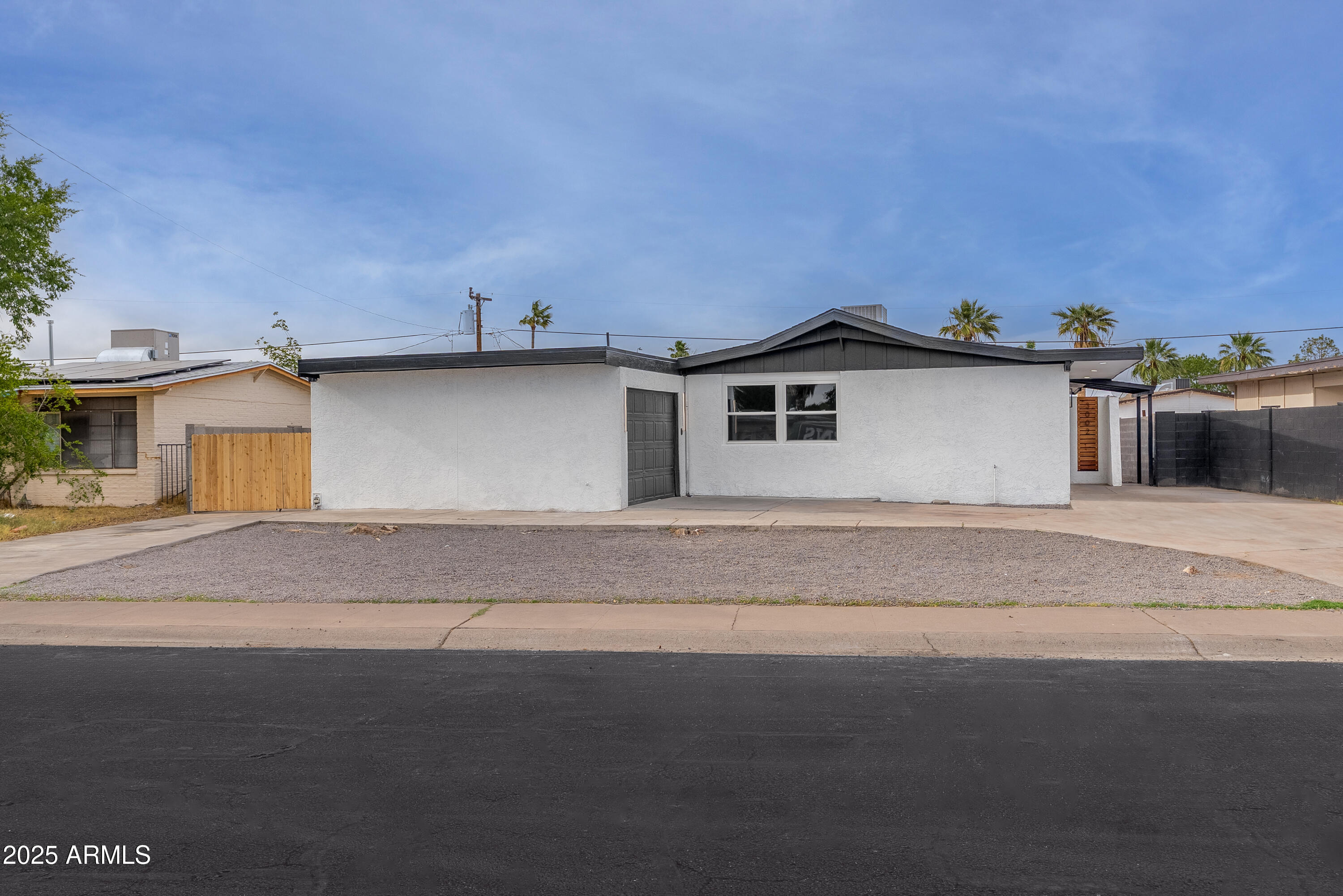 3002 W MANDALAY Lane