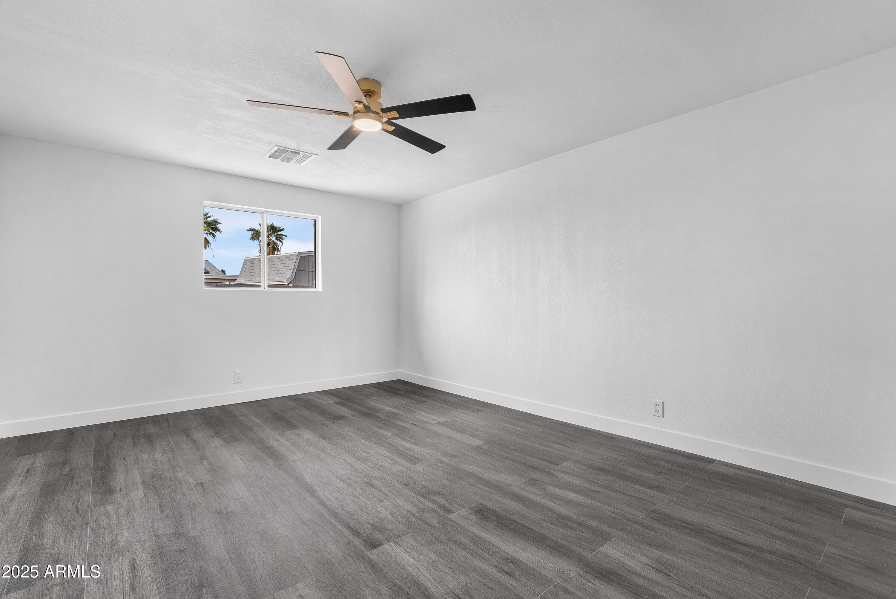 3002 W MANDALAY Lane