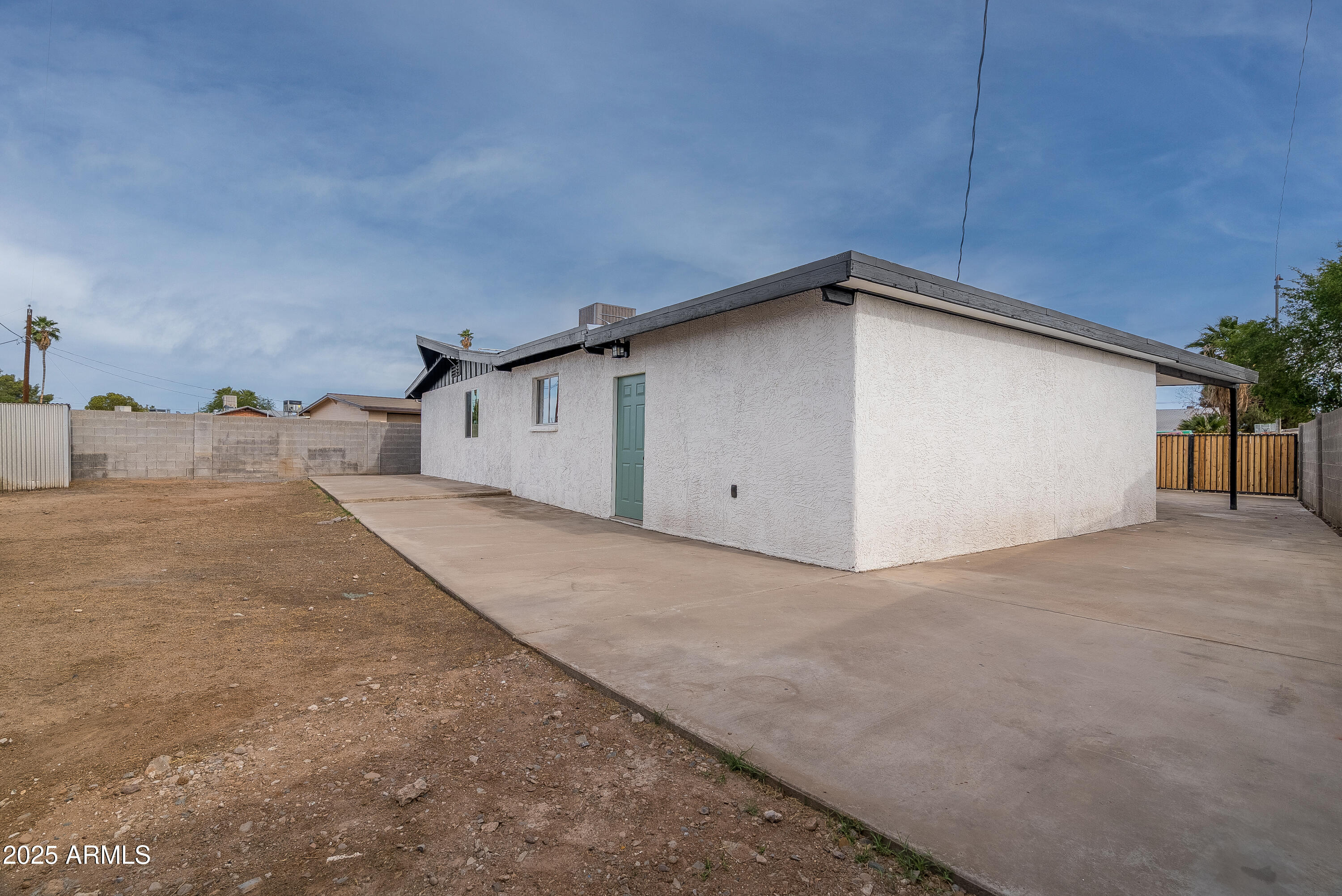 3002 W MANDALAY Lane