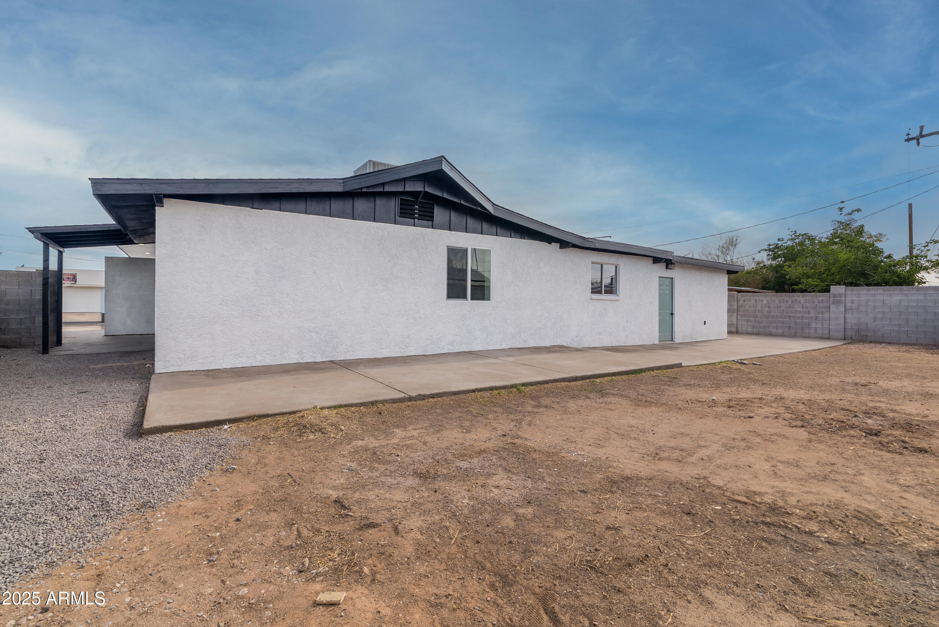 3002 W MANDALAY Lane