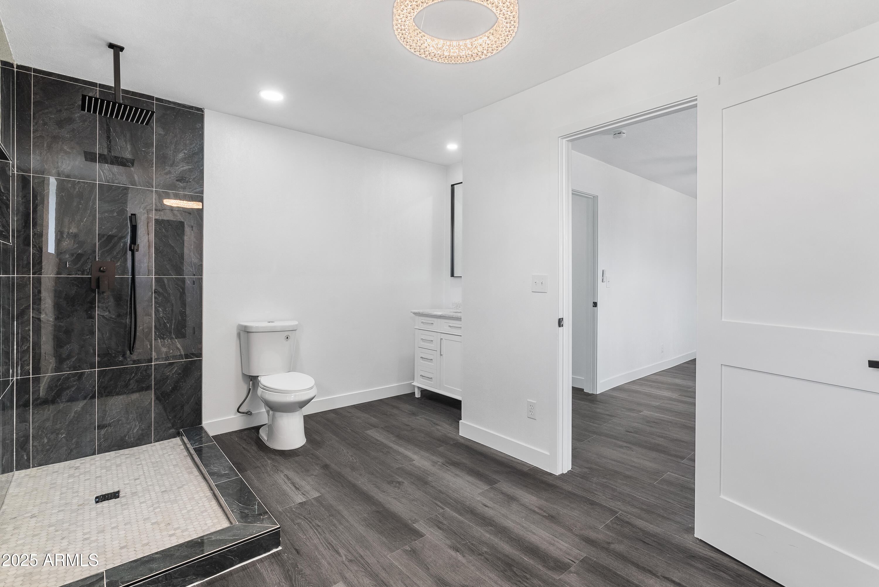 3002 W MANDALAY Lane