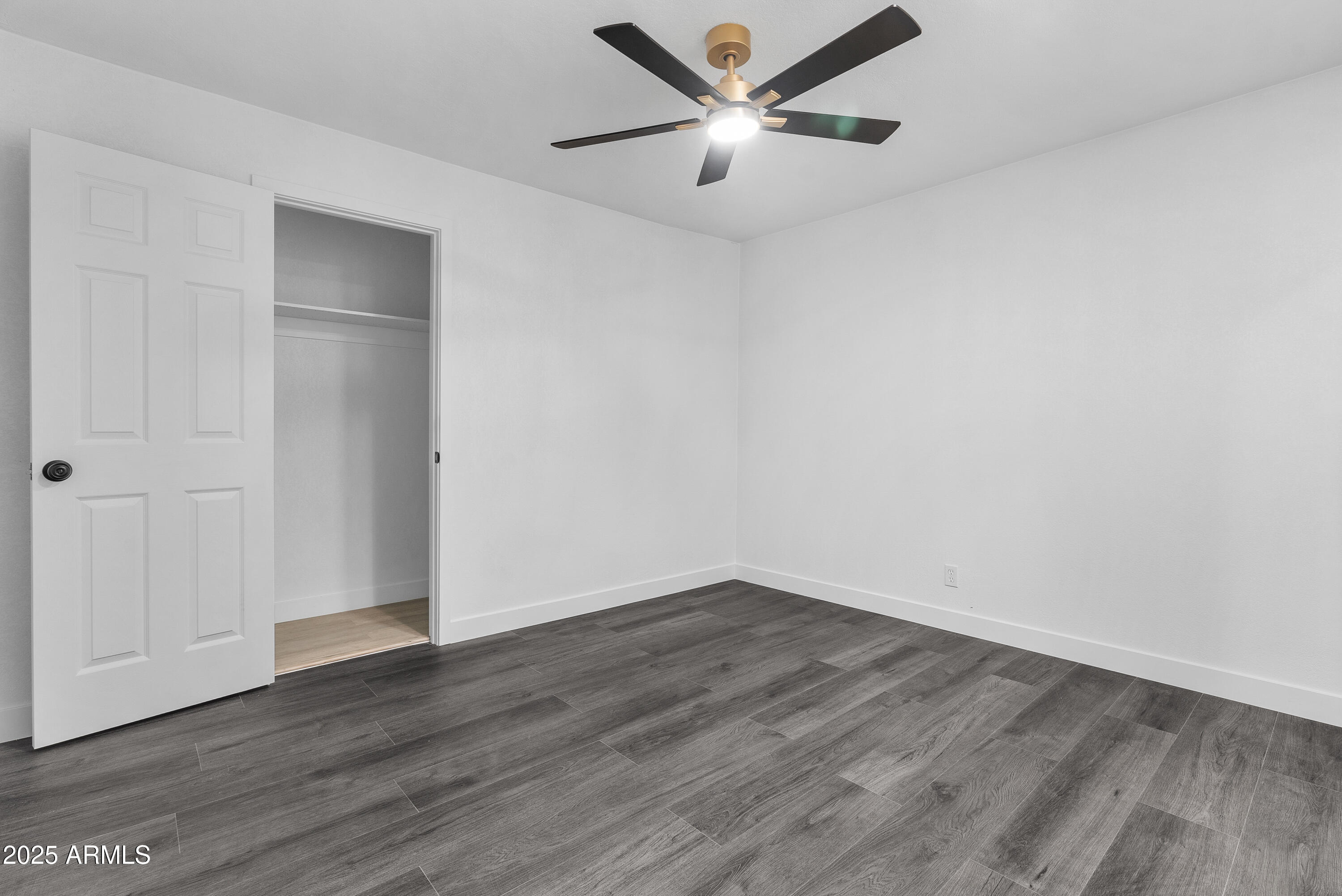 3002 W MANDALAY Lane