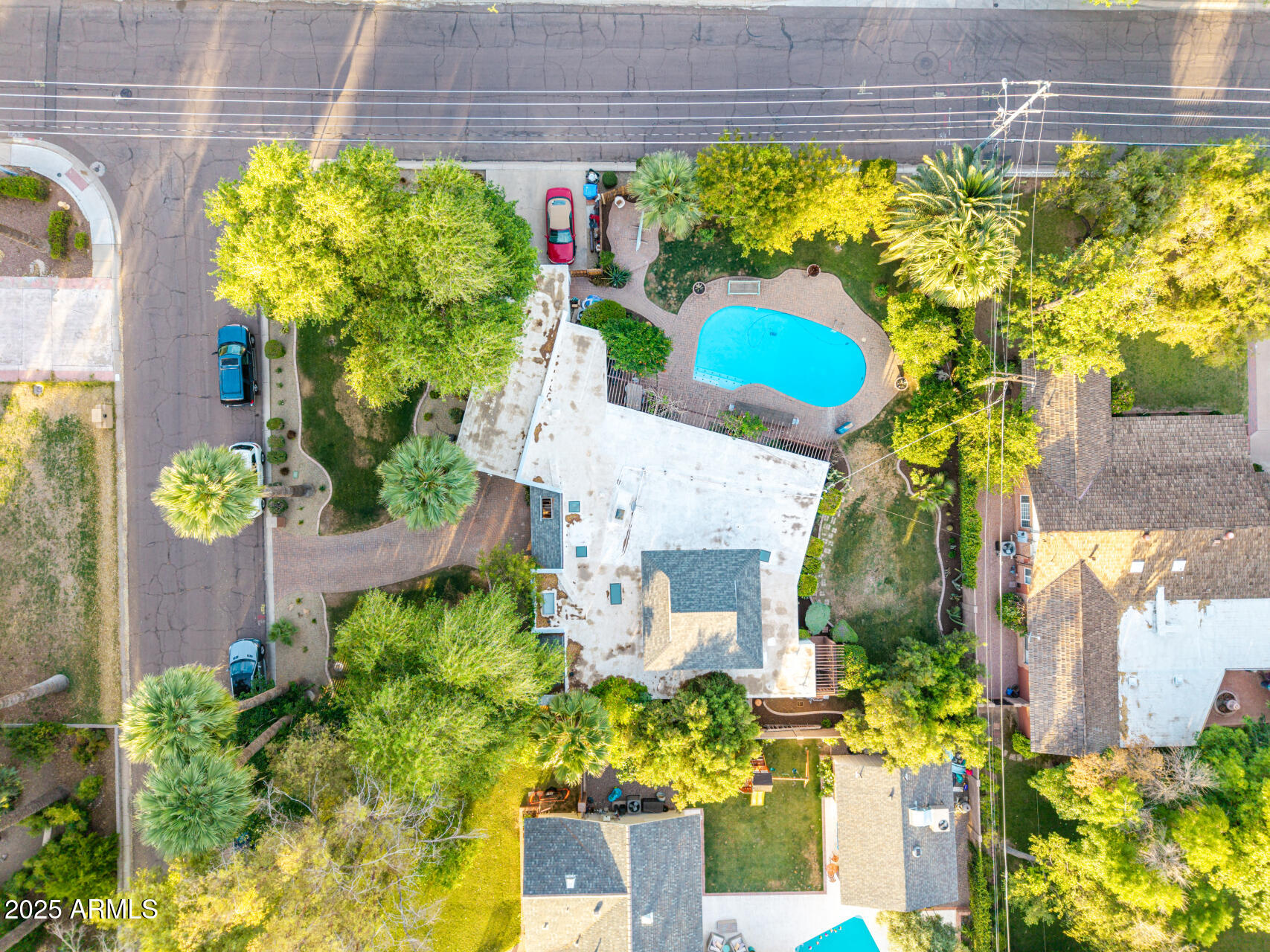 301 W ROYAL PALM Road