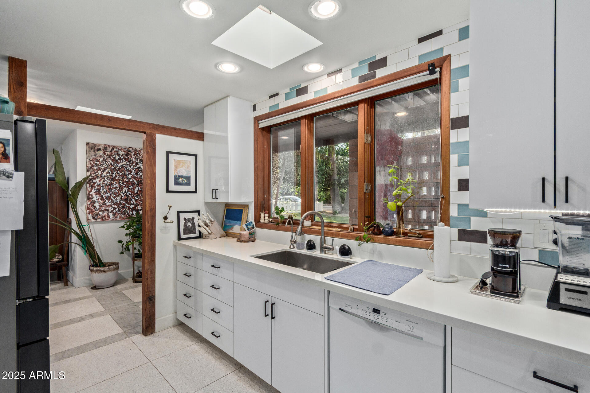 301 W ROYAL PALM Road