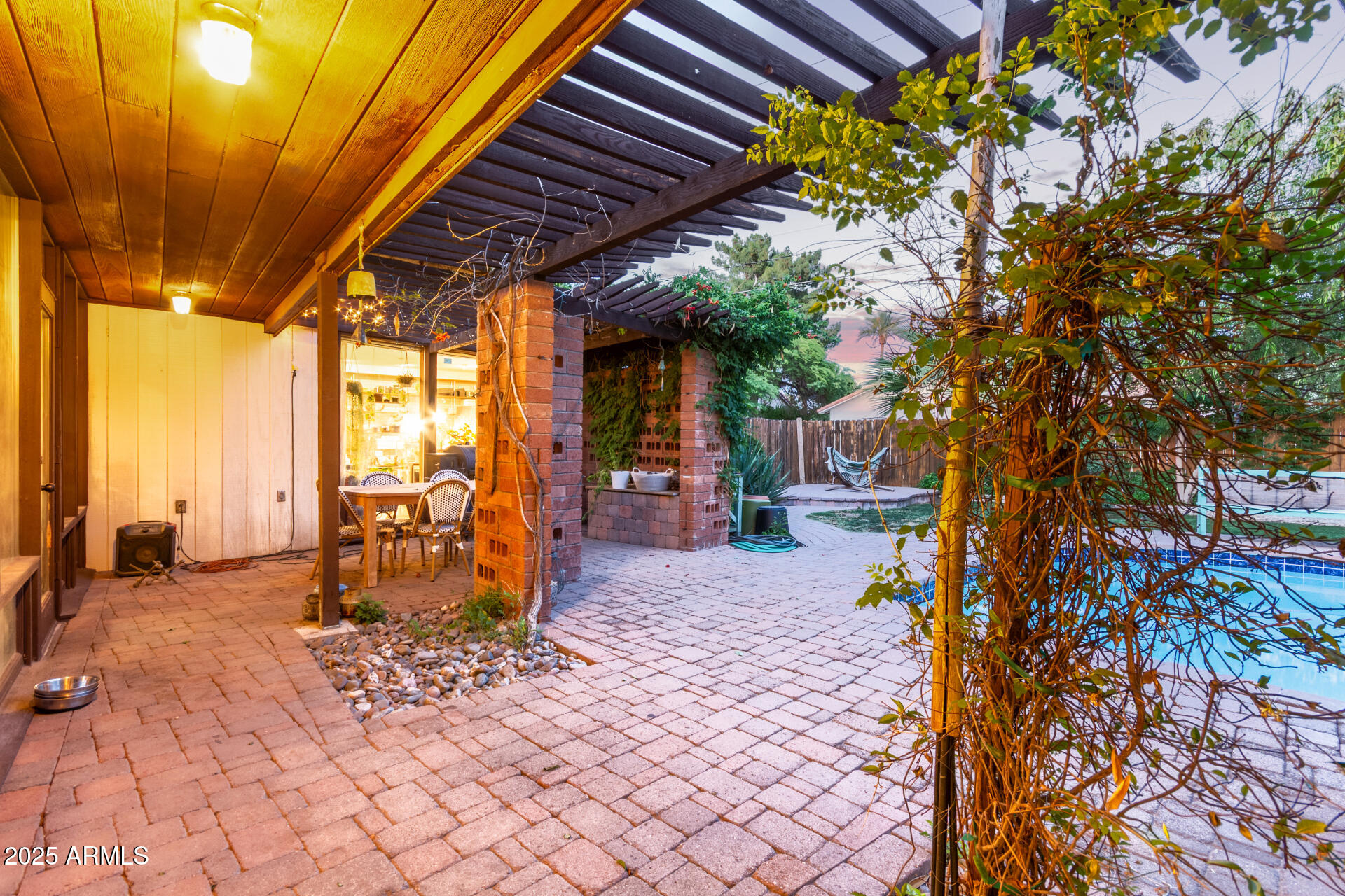 301 W ROYAL PALM Road
