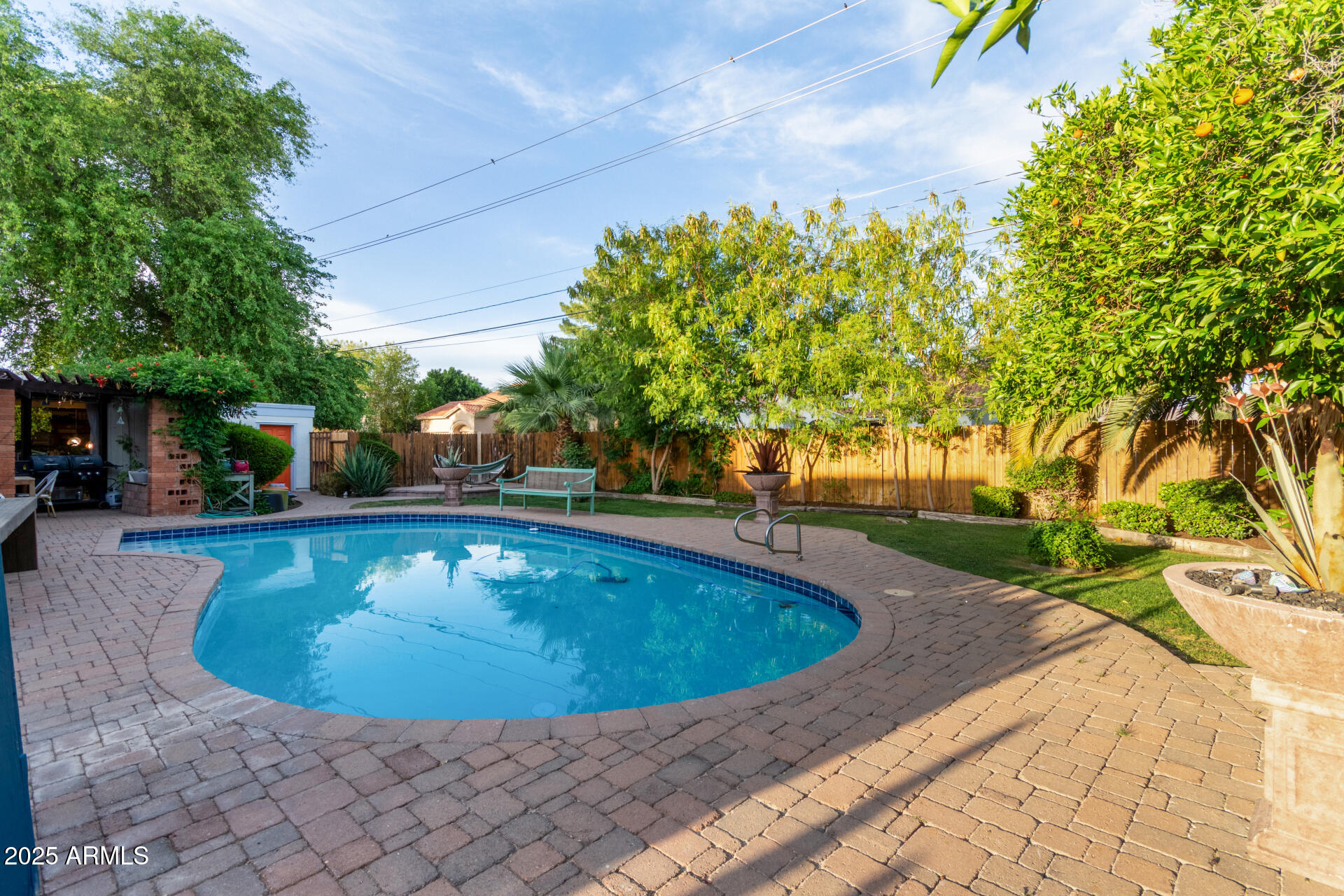 301 W ROYAL PALM Road