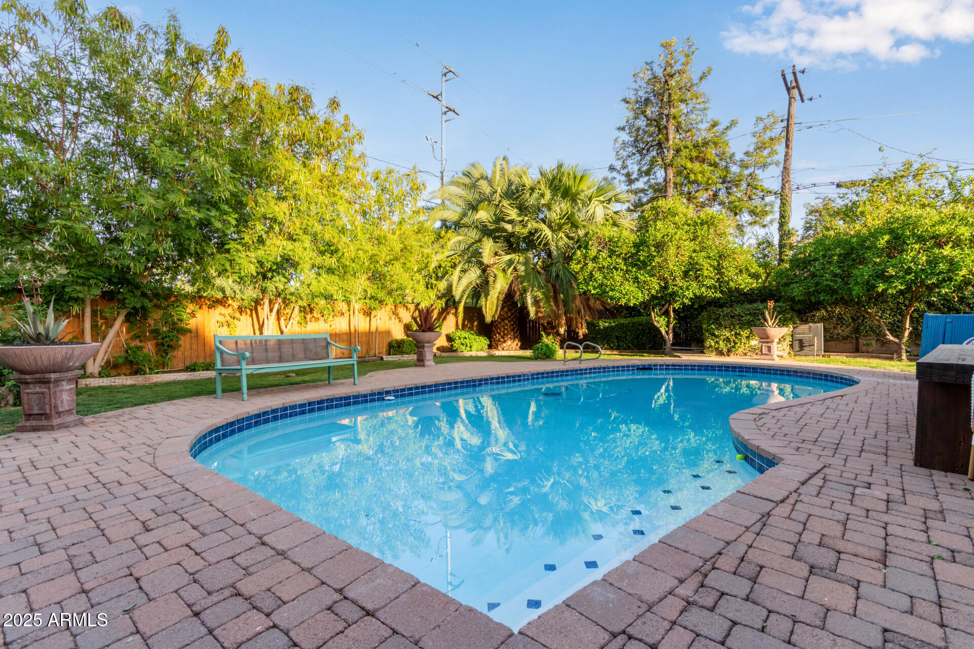 301 W ROYAL PALM Road