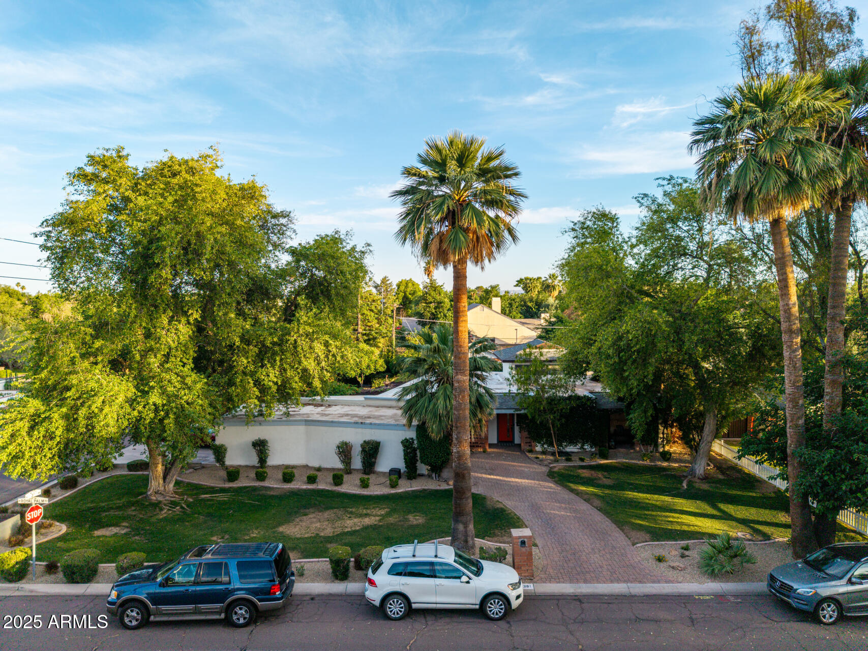 301 W ROYAL PALM Road