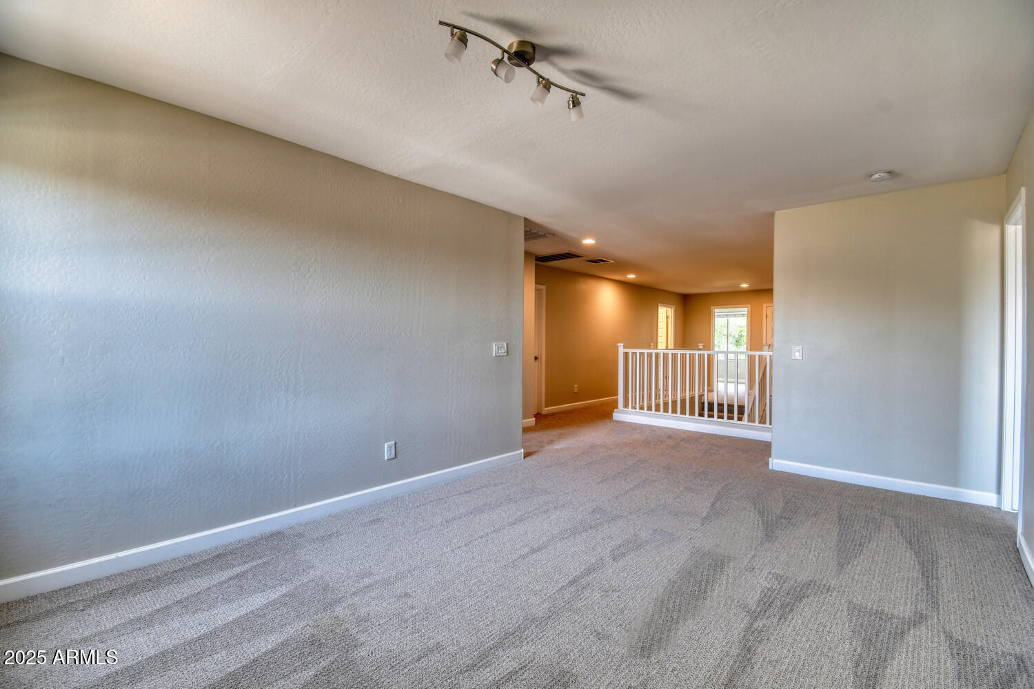 2721 E DUNBAR Drive