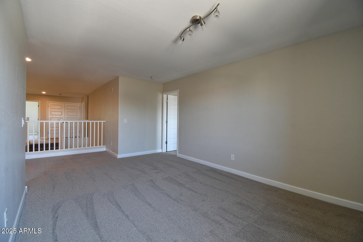 2721 E DUNBAR Drive