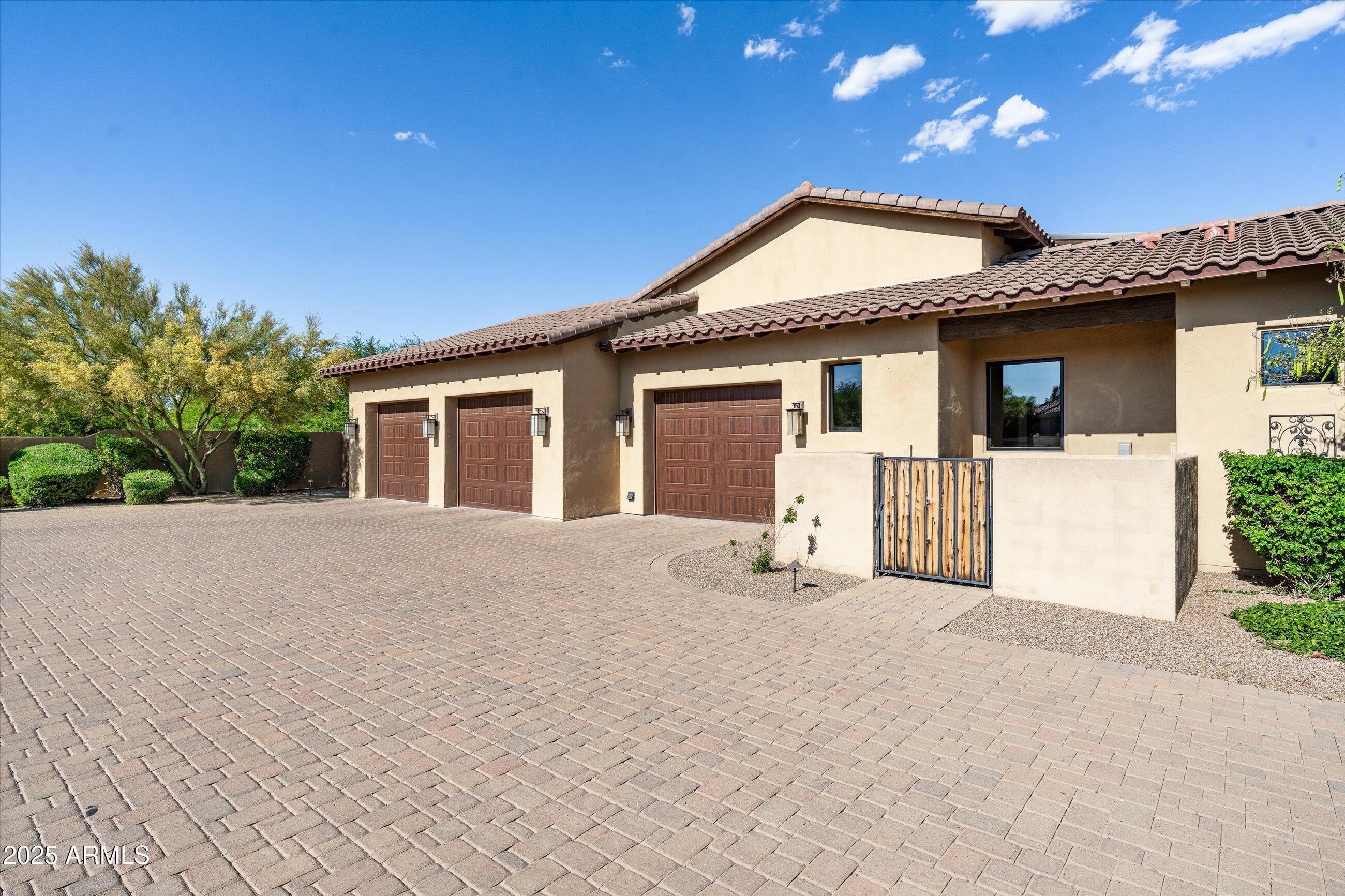 4610 E MEADOWVIEW Drive