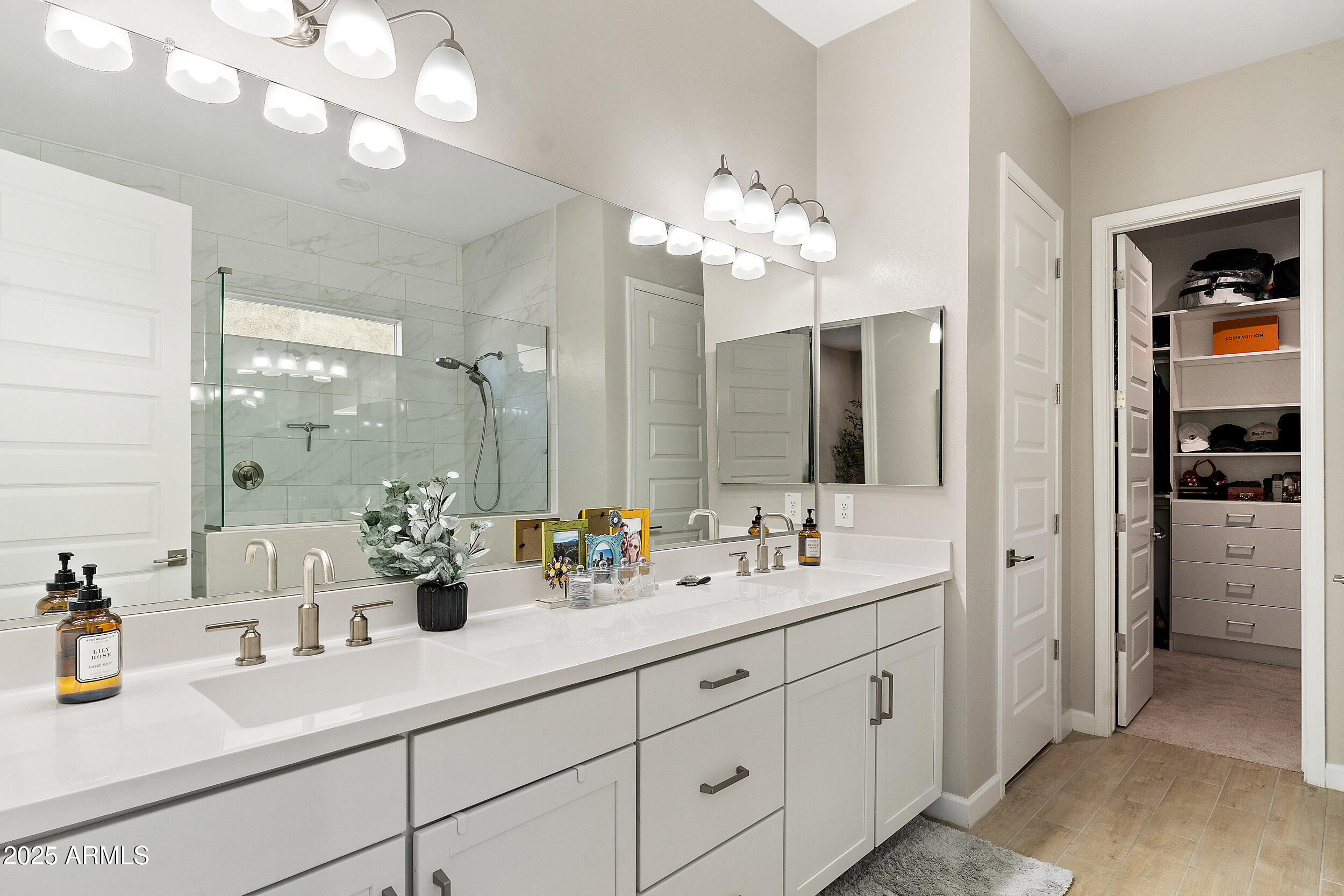 6028 E LONE CACTUS Drive