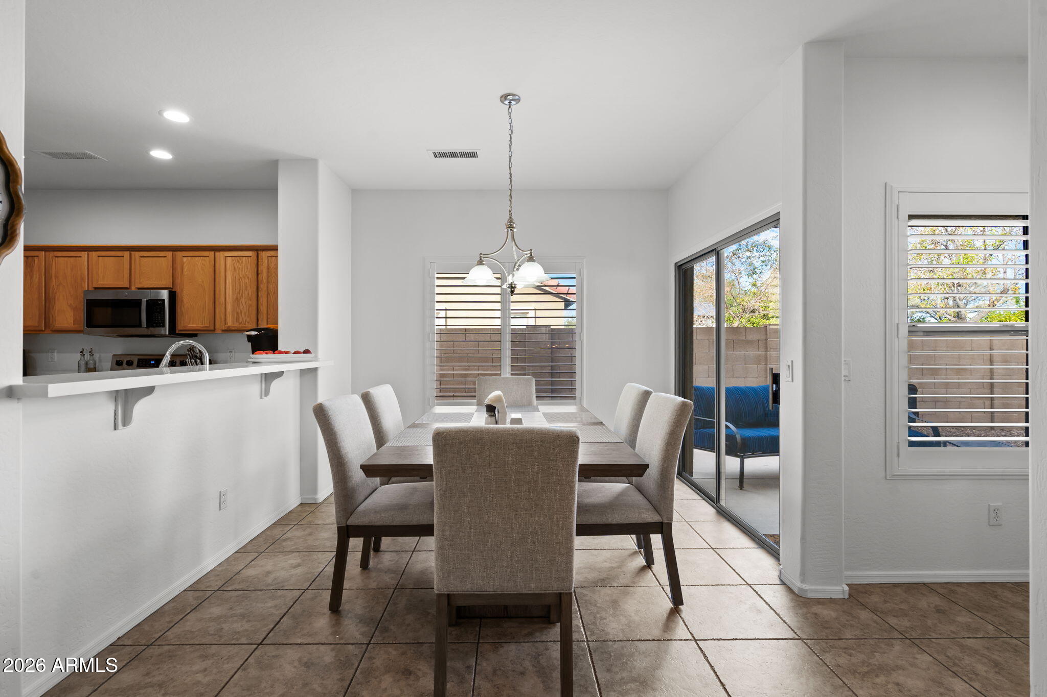 10152 E KNOWLES Avenue