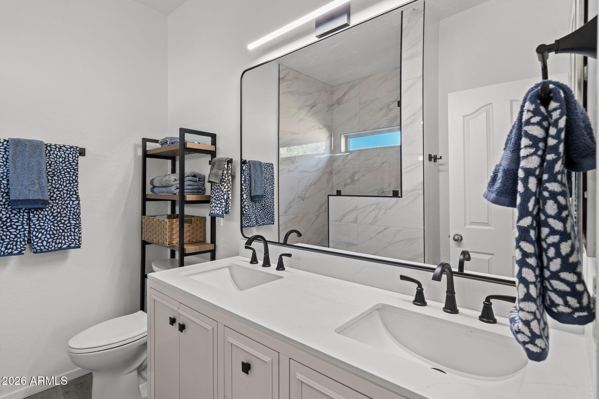 10152 E KNOWLES Avenue