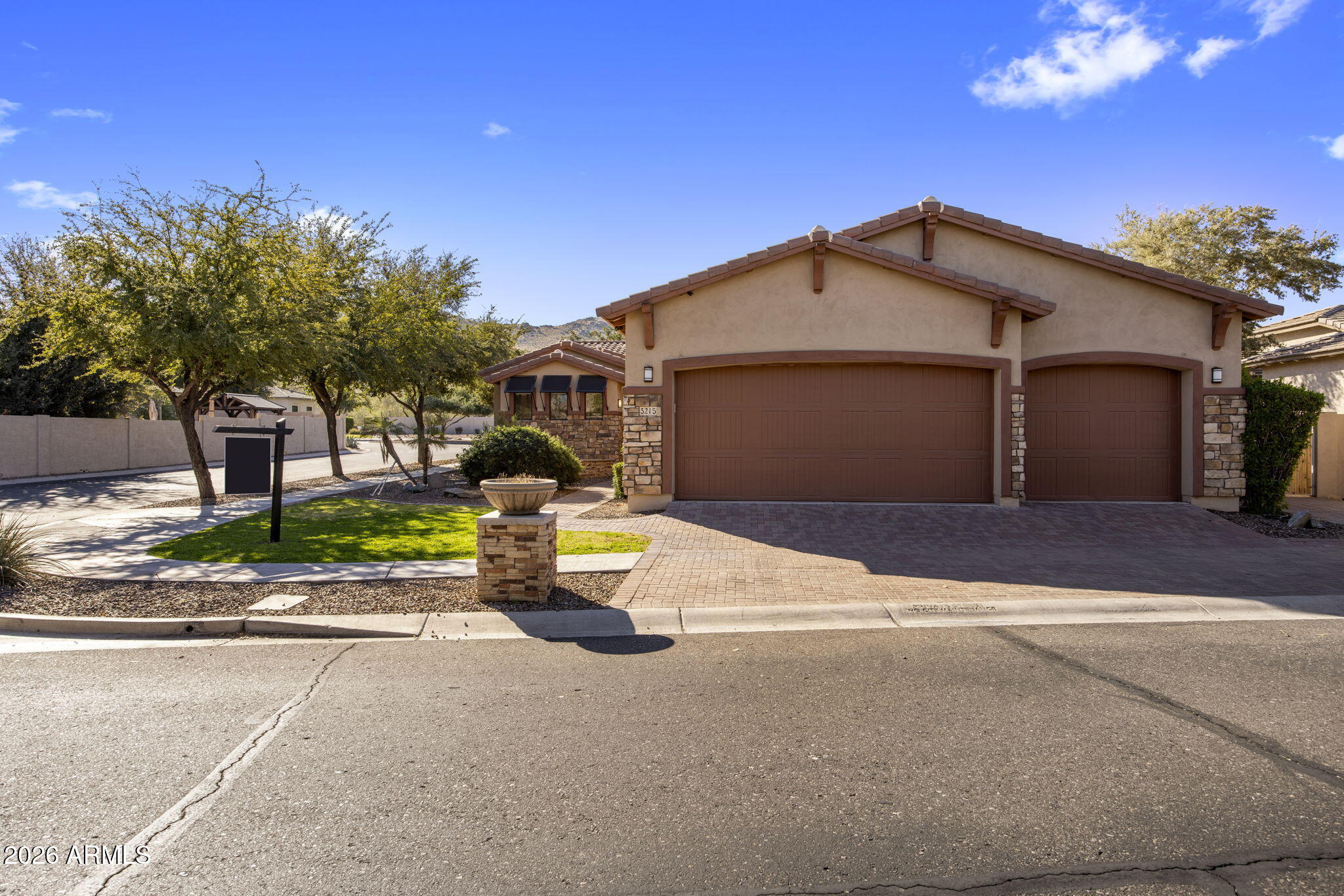 3215 E CONSTANCE Way