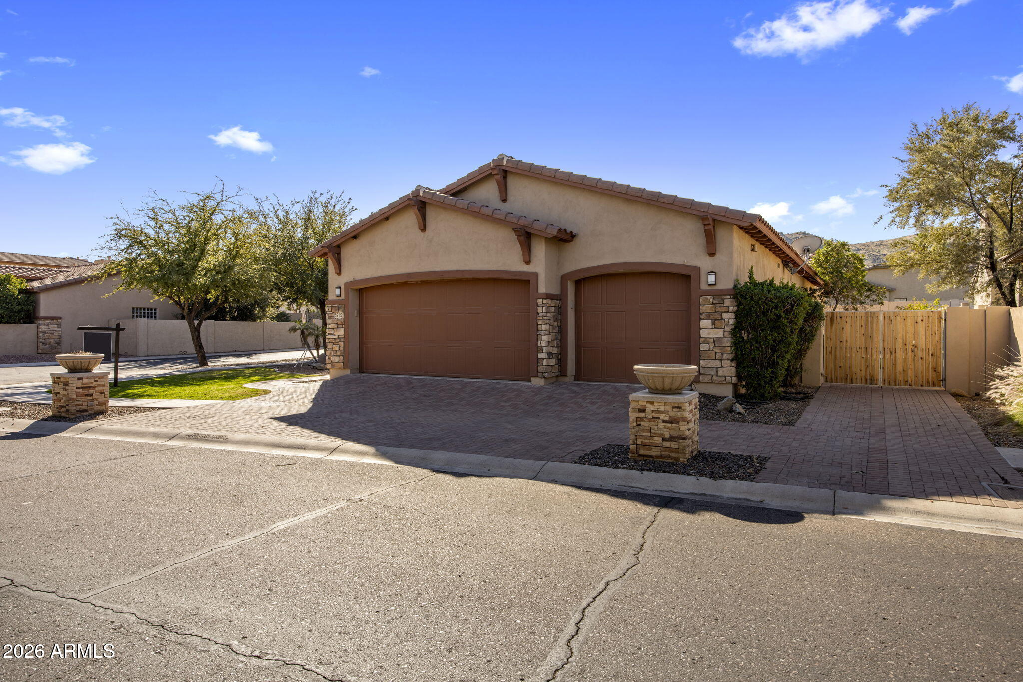 3215 E CONSTANCE Way