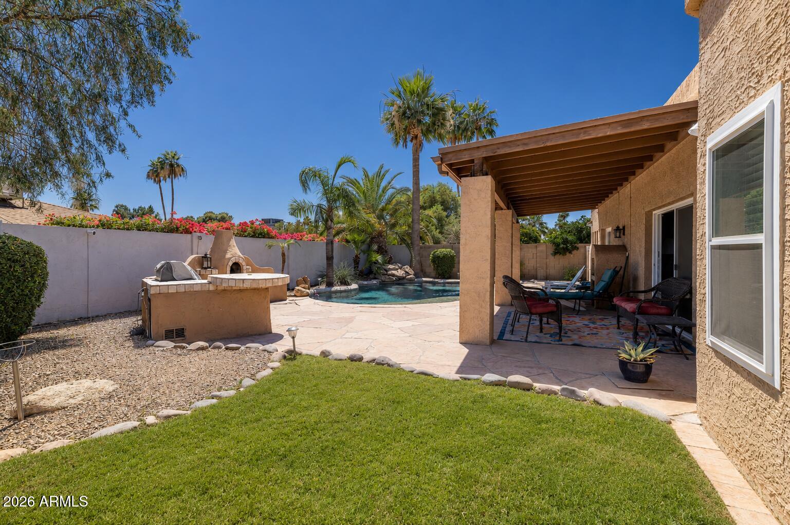 6769 E GRANDVIEW Drive