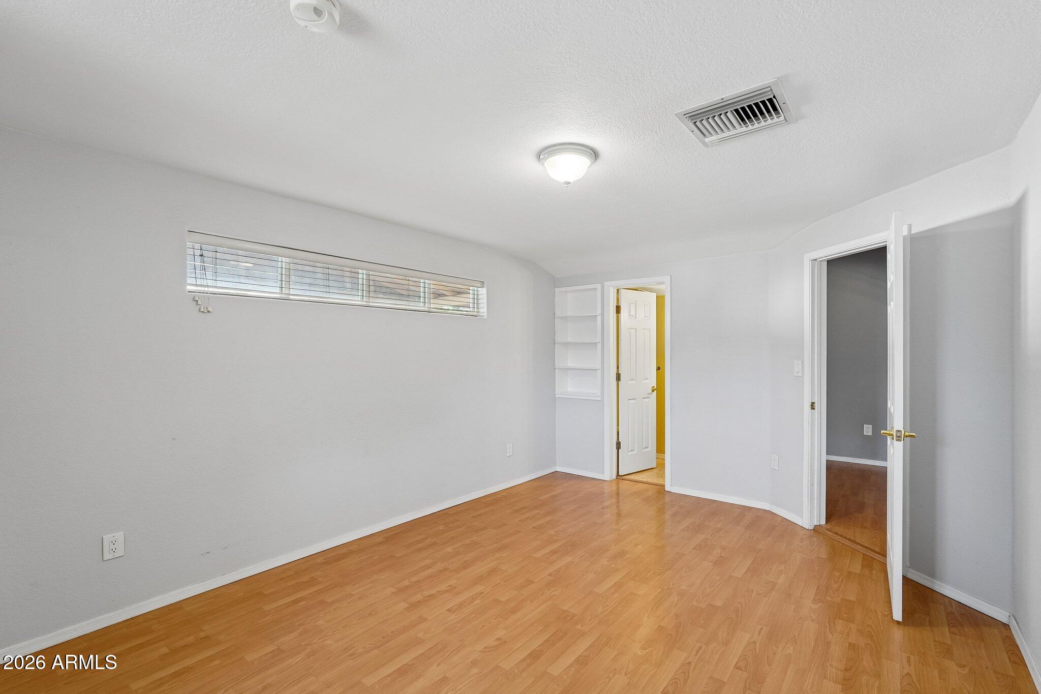 37 W EDGEMONT Avenue