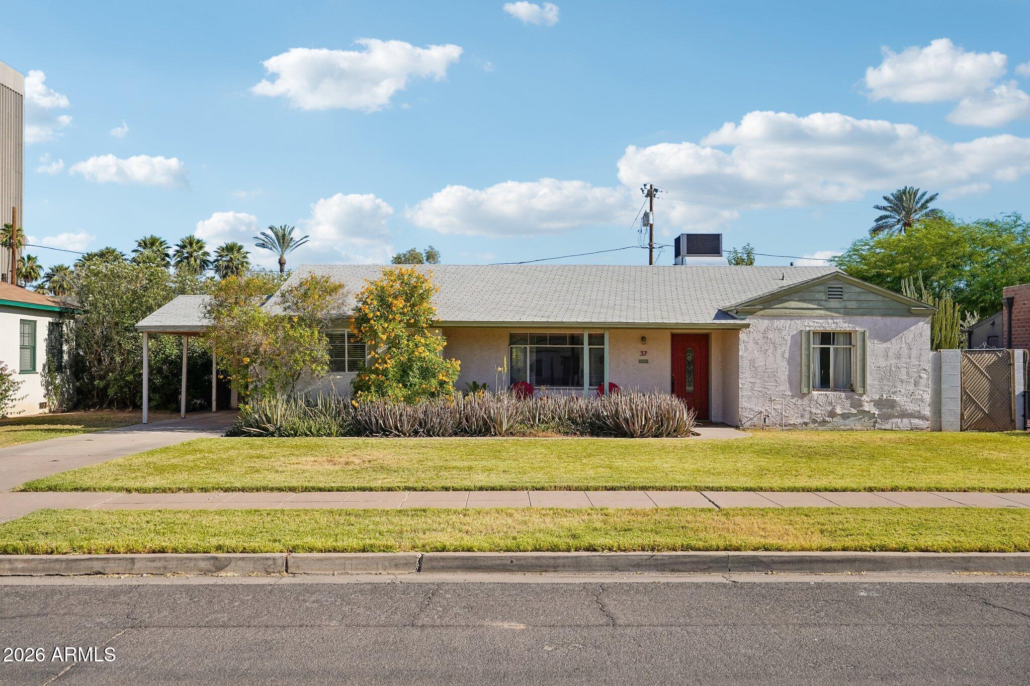 37 W EDGEMONT Avenue