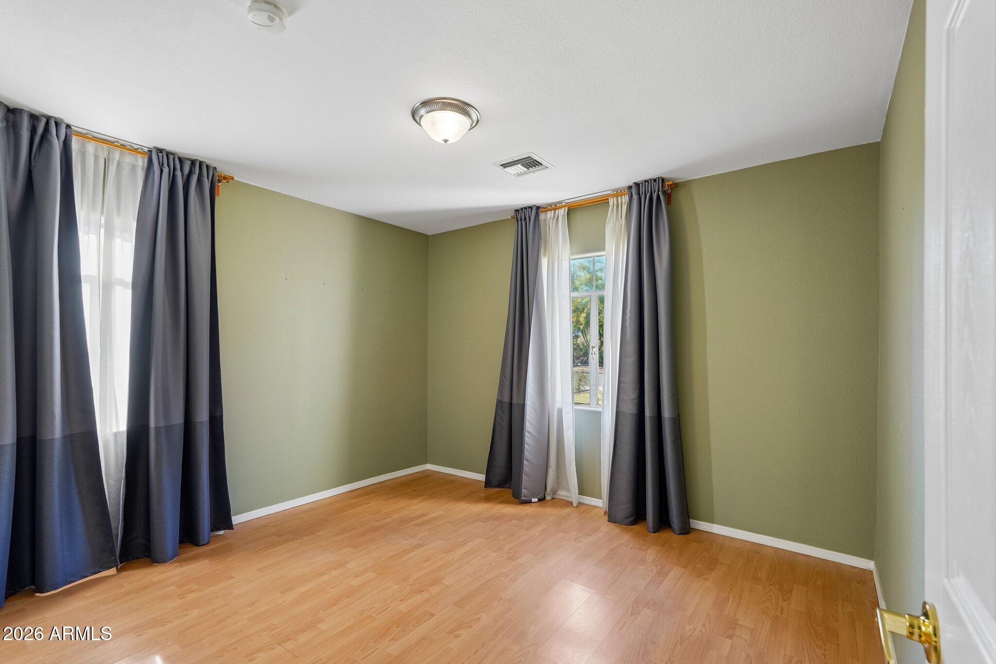 37 W EDGEMONT Avenue