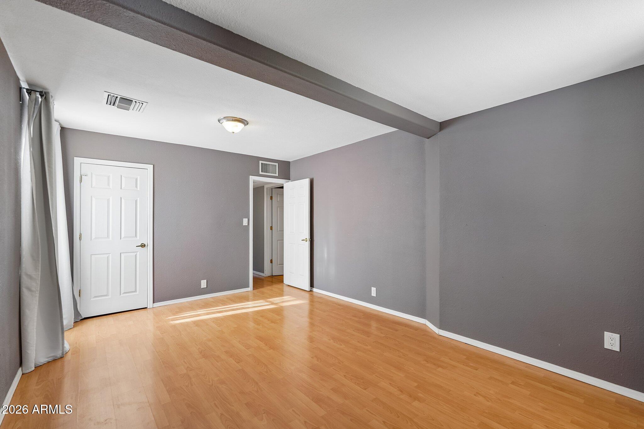 37 W EDGEMONT Avenue