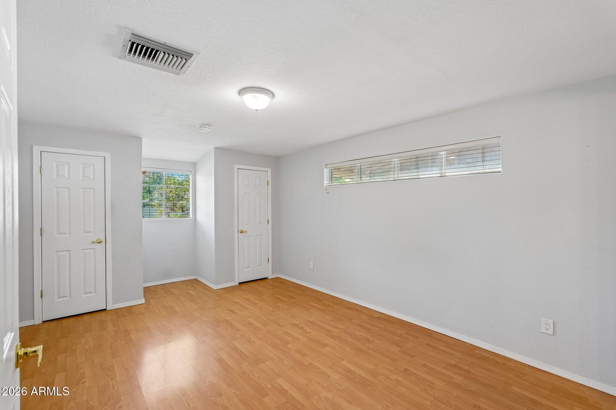 37 W EDGEMONT Avenue