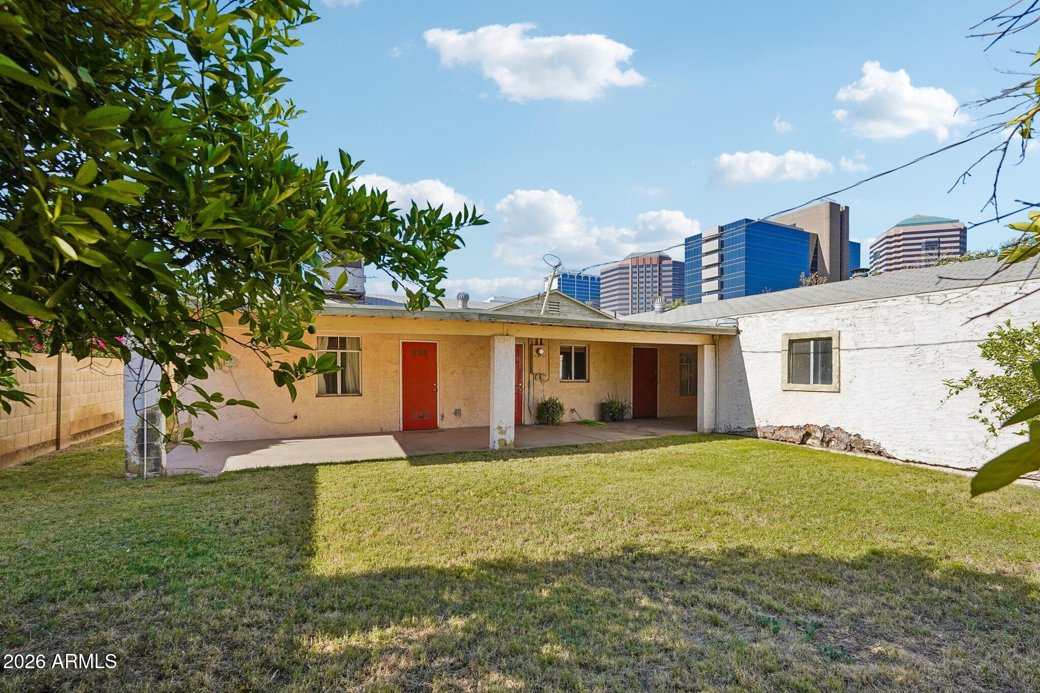 37 W EDGEMONT Avenue