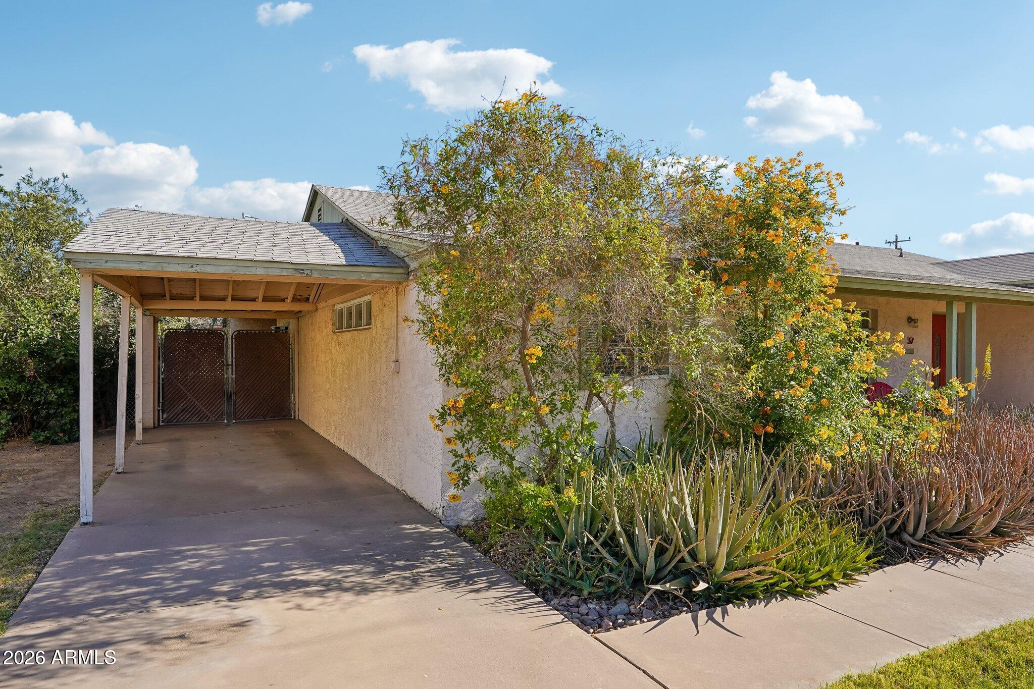 37 W EDGEMONT Avenue