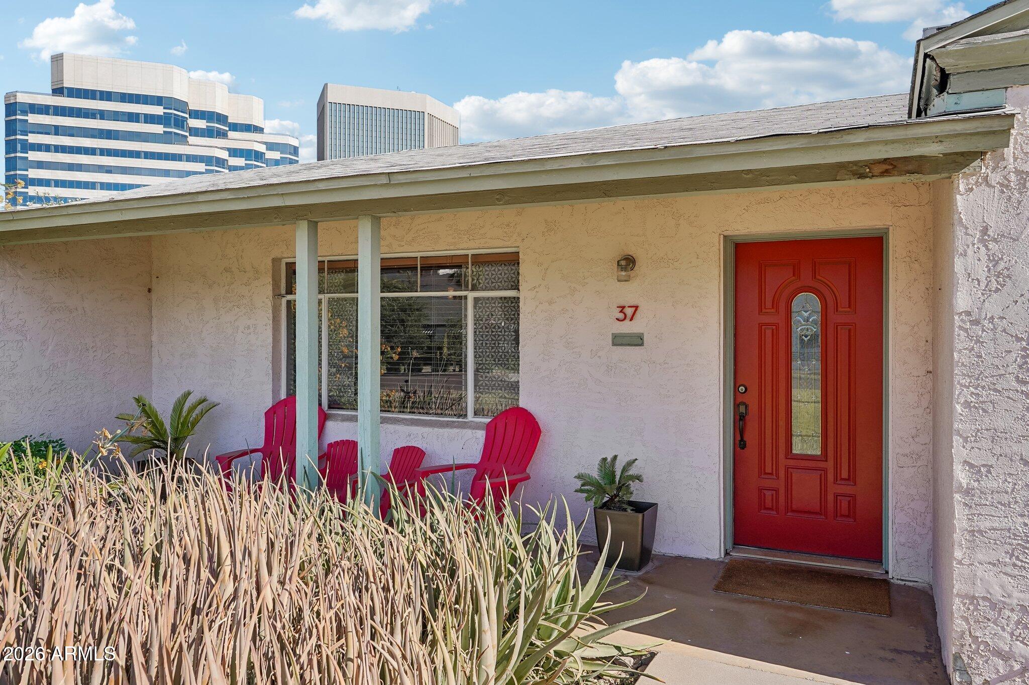 37 W EDGEMONT Avenue