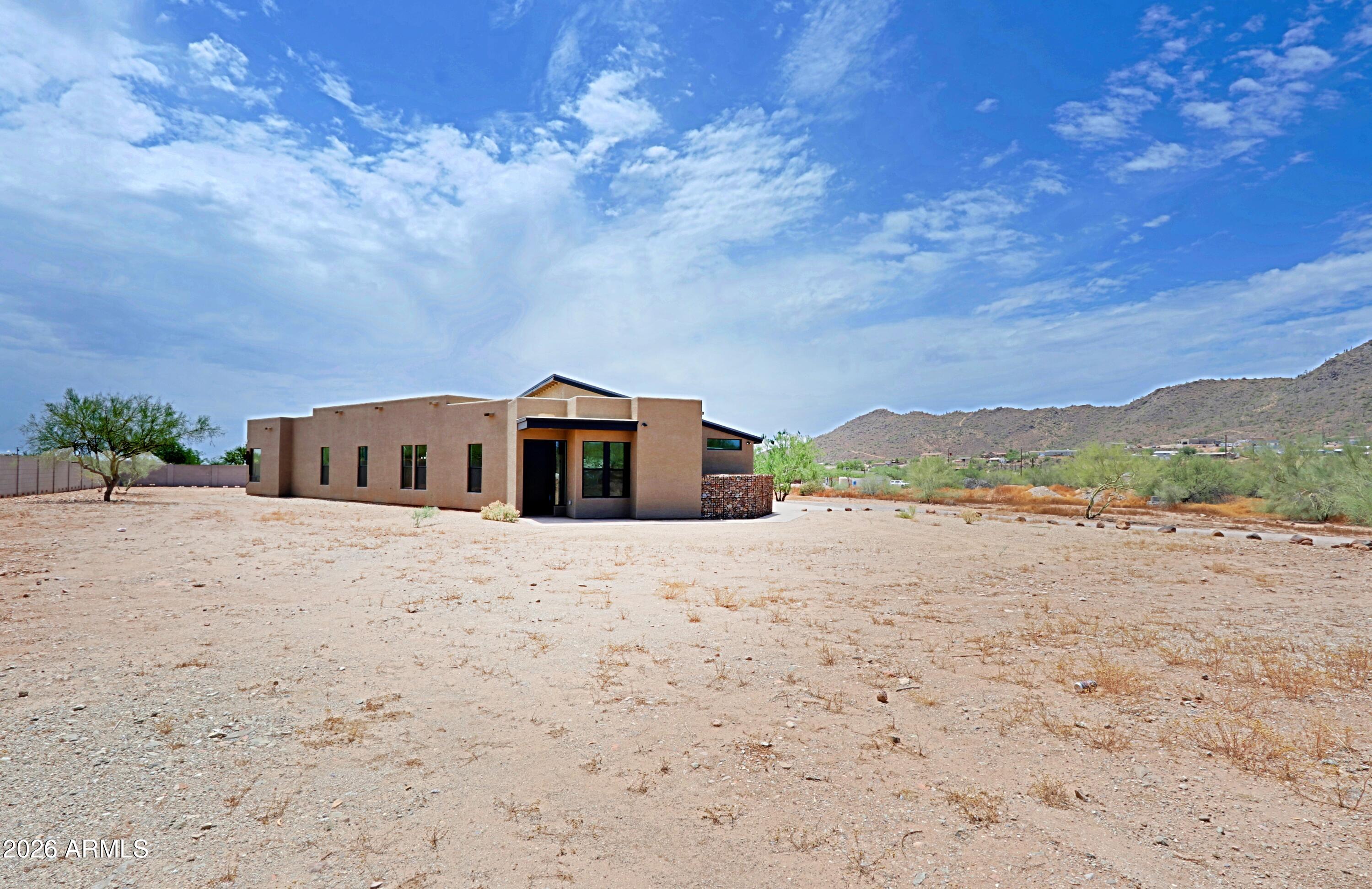 553 W CAVALRY Road