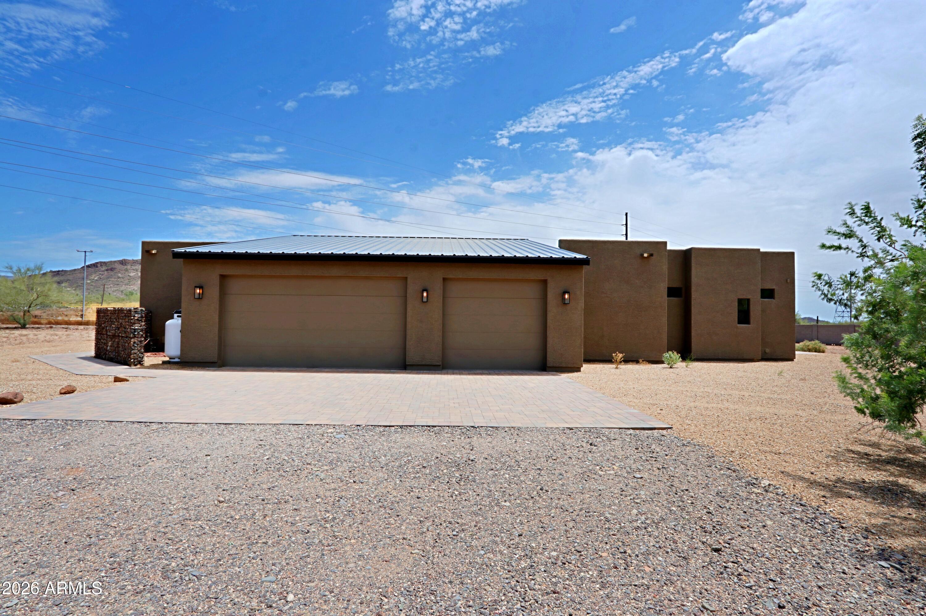 553 W CAVALRY Road