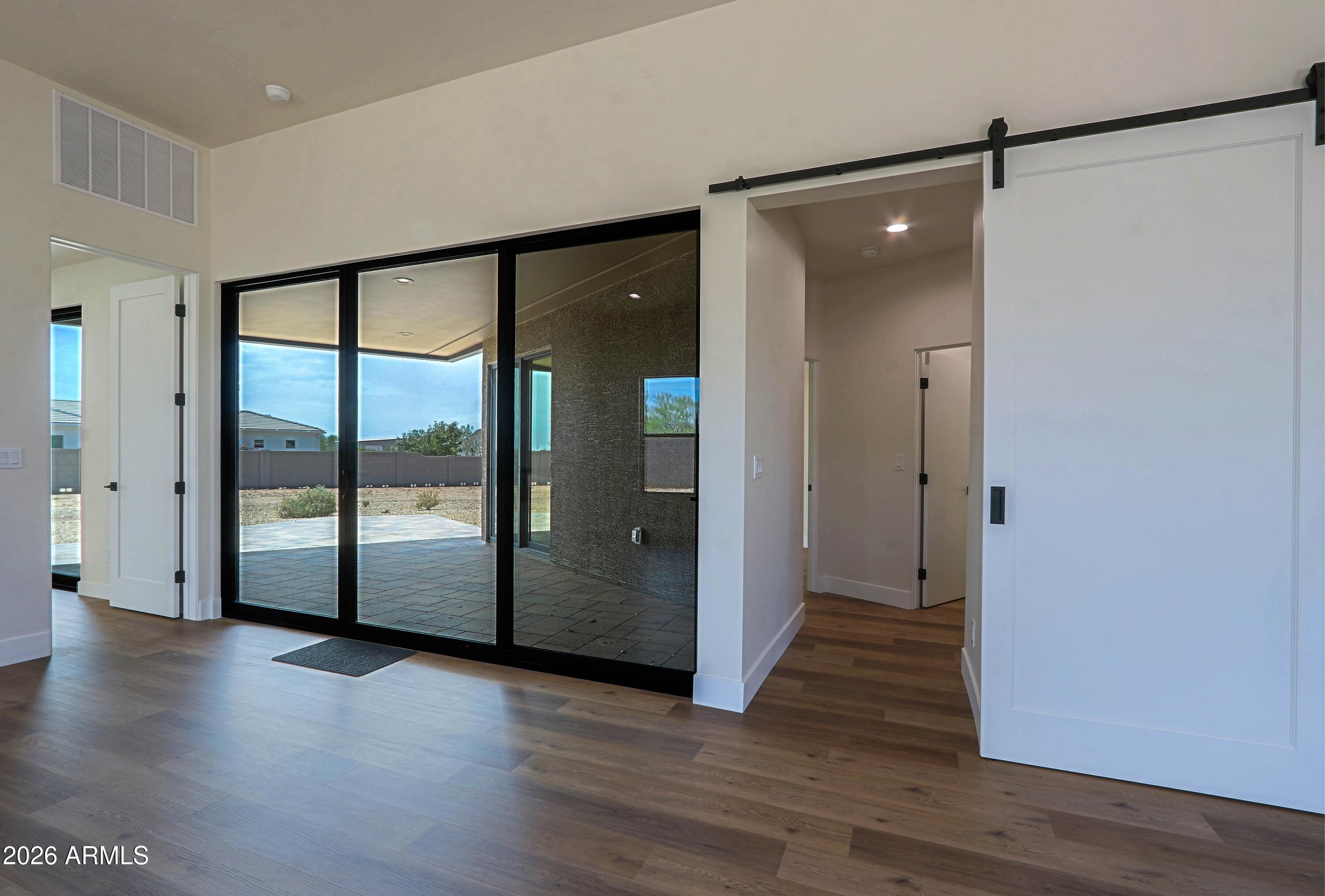 553 W CAVALRY Road