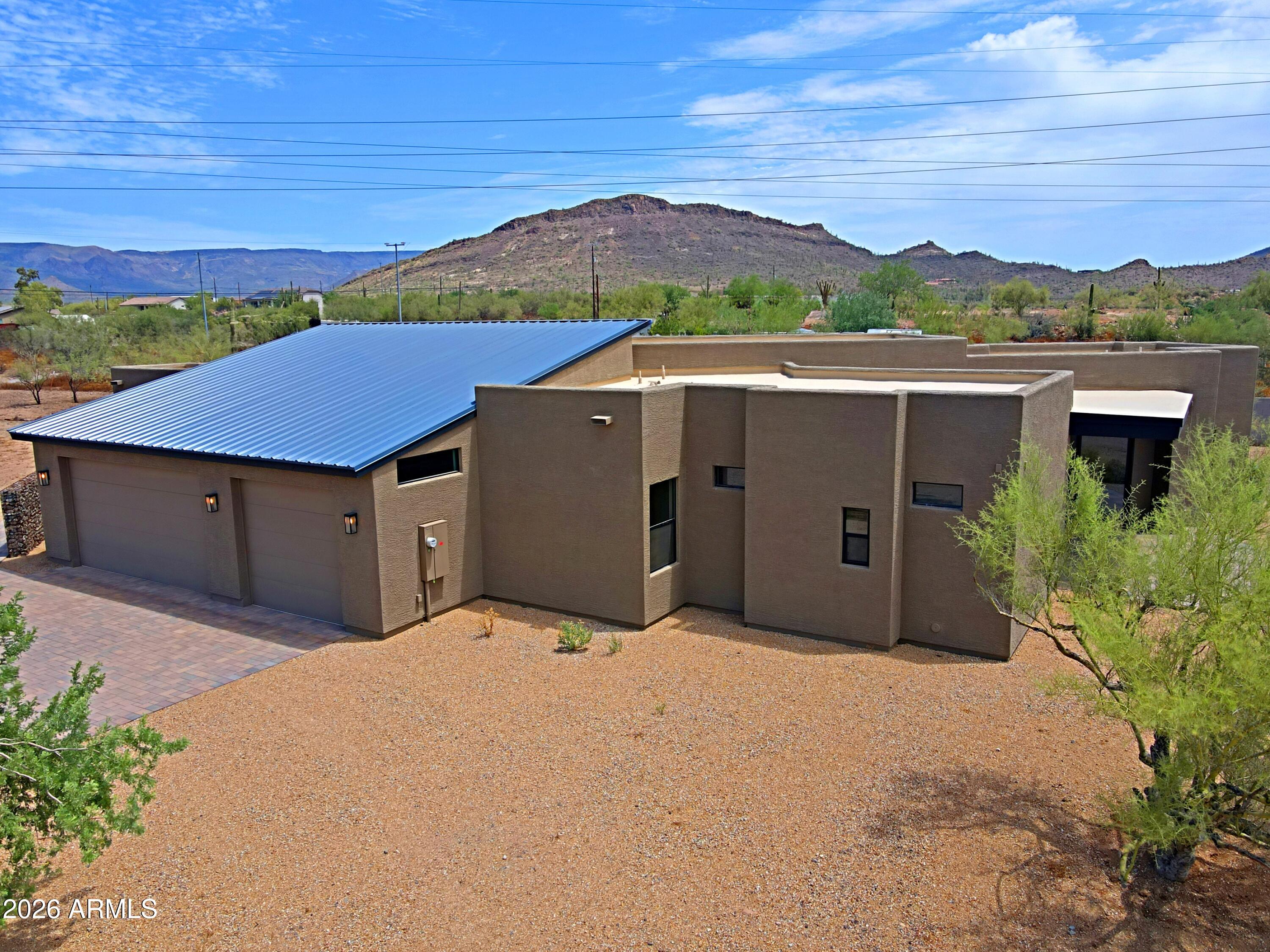 553 W CAVALRY Road